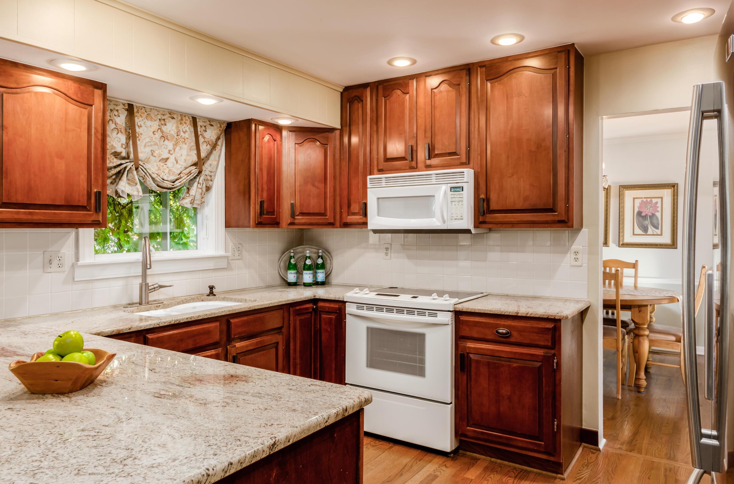 1446 Parkridge, Columbus OH 43235-1142 exterior