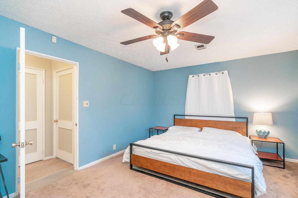 127 Little Flower Ln, Columbus OH 43213-1918 exterior