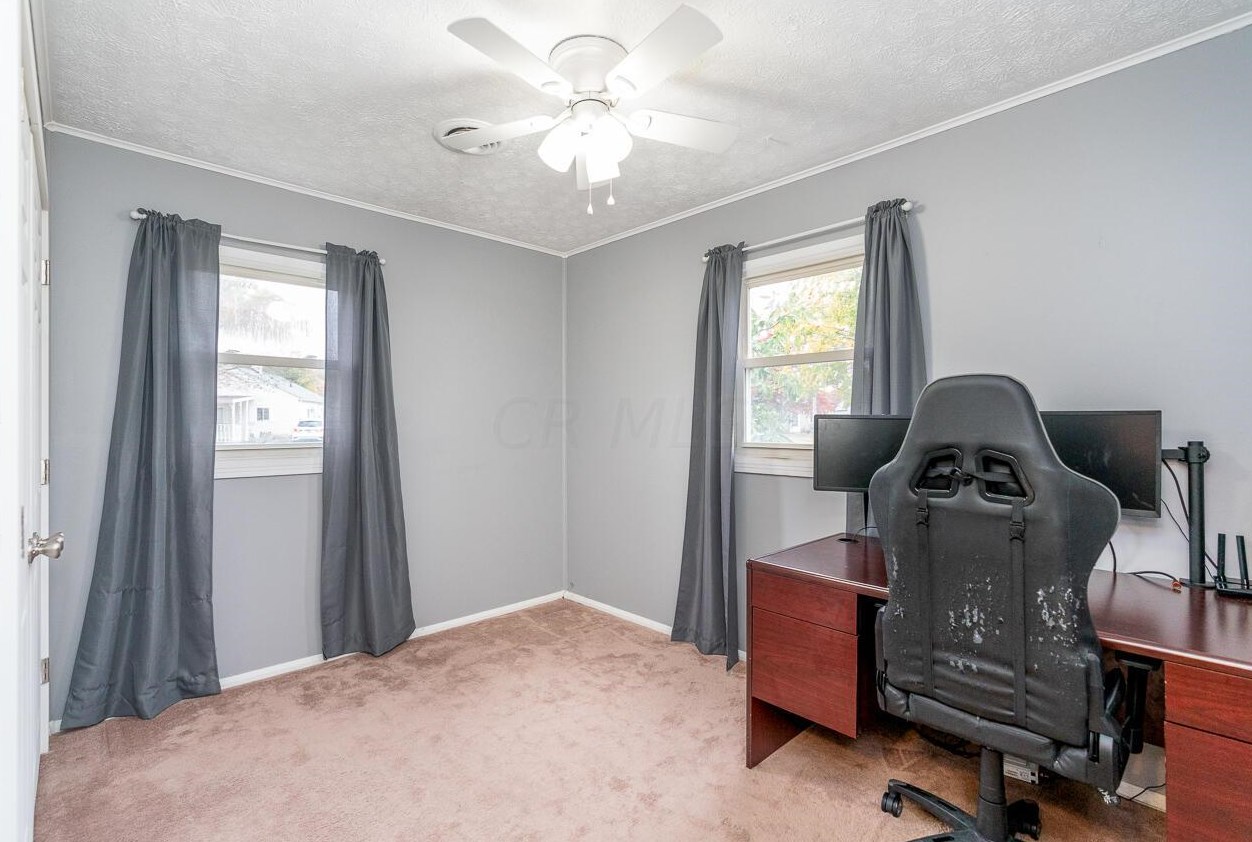 127 Little Flower Ln, Columbus OH 43213-1918 exterior