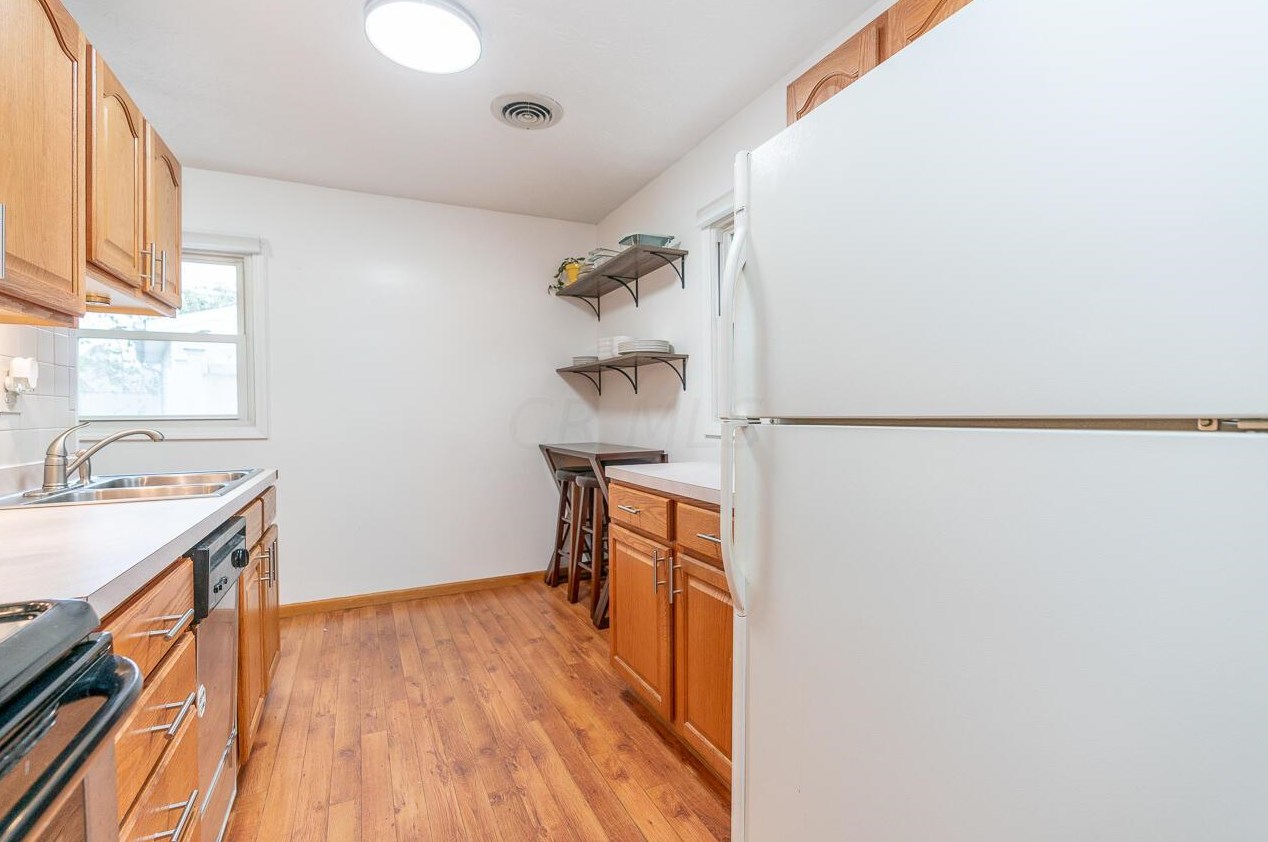 127 Little Flower Ln, Columbus OH 43213-1918 exterior