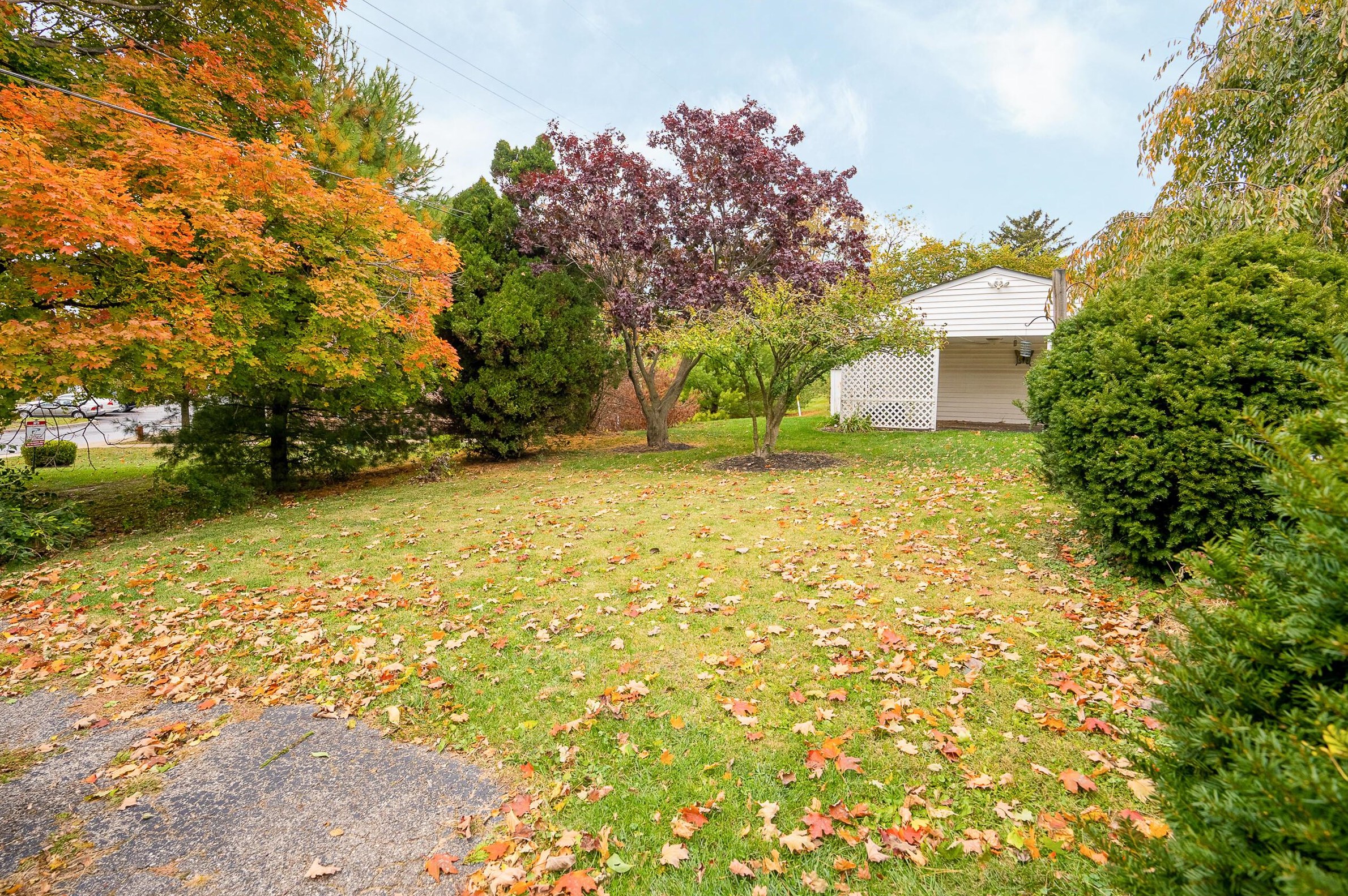 4937 Fuller Dr, Columbus OH 43214-1731 exterior