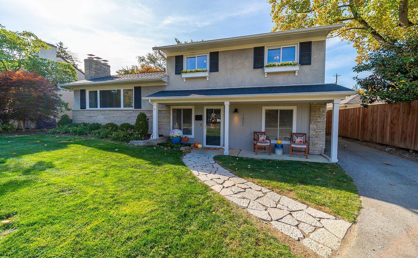 1801 Wyandotte Rd, Columbus OH 43212-1033 exterior