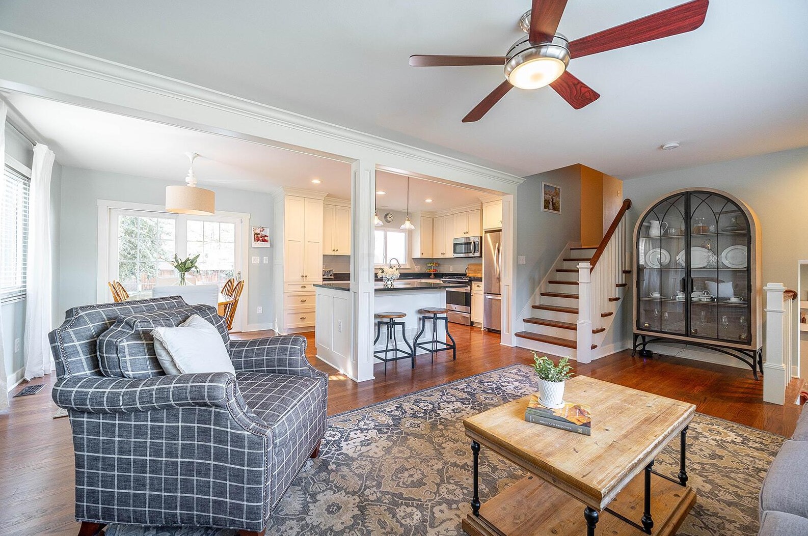 1801 Wyandotte Rd, Columbus OH 43212-1033 exterior