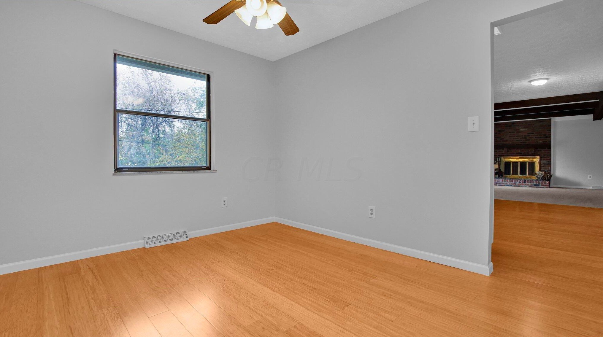 1204 Smallwood Dr, Columbus OH  43235-2501 exterior