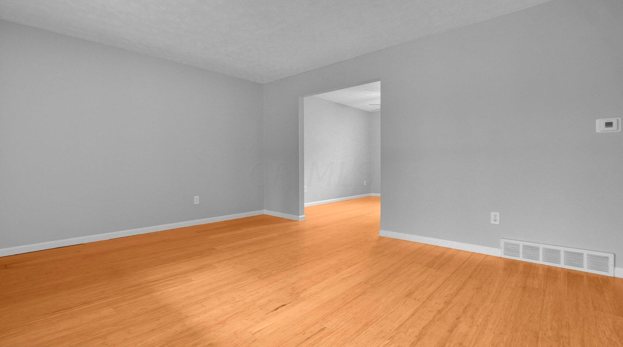 1204 Smallwood Dr, Columbus OH  43235-2501 exterior