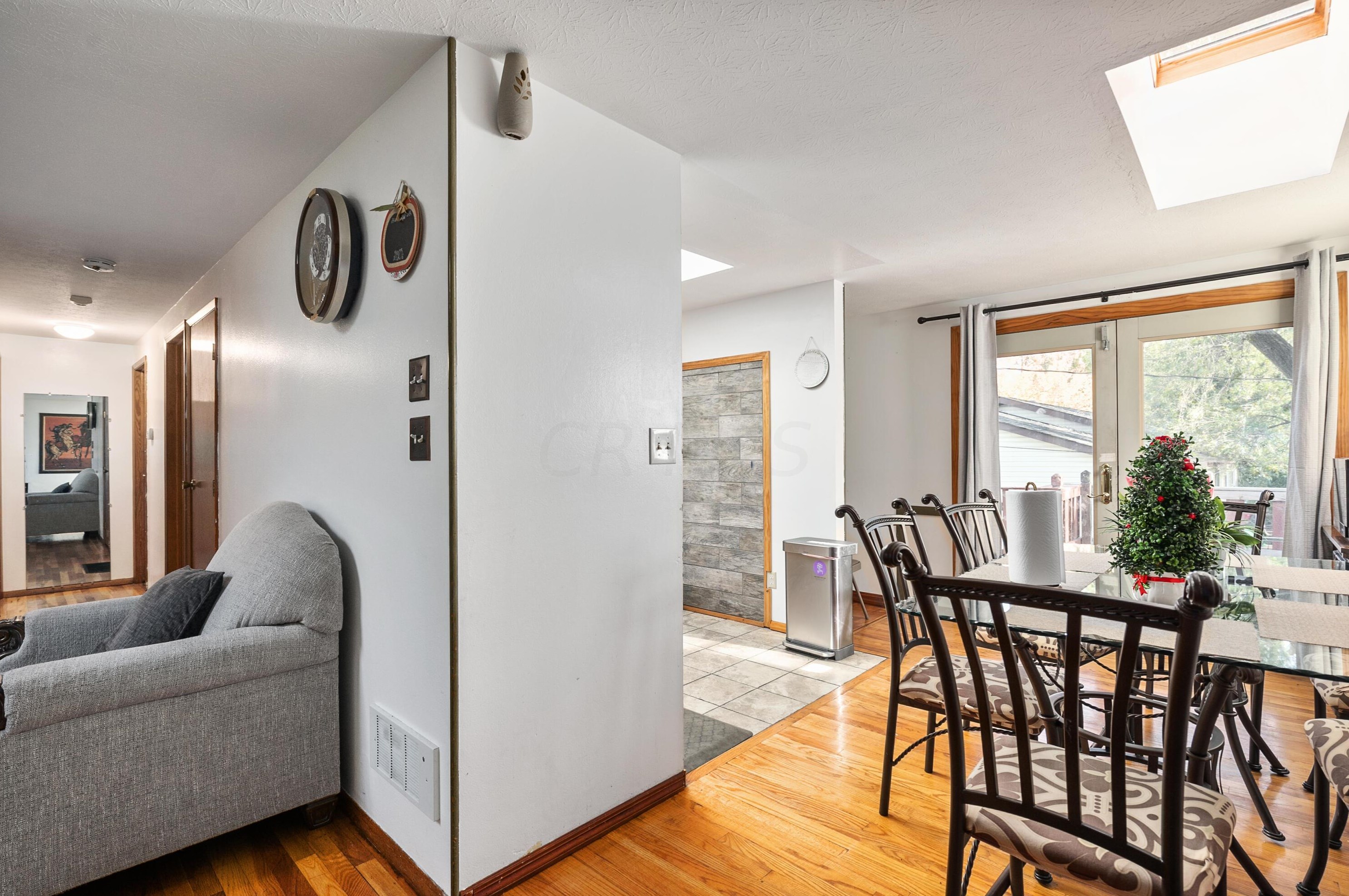 6360 Sunderland Dr, Columbus OH  43229-1979 exterior