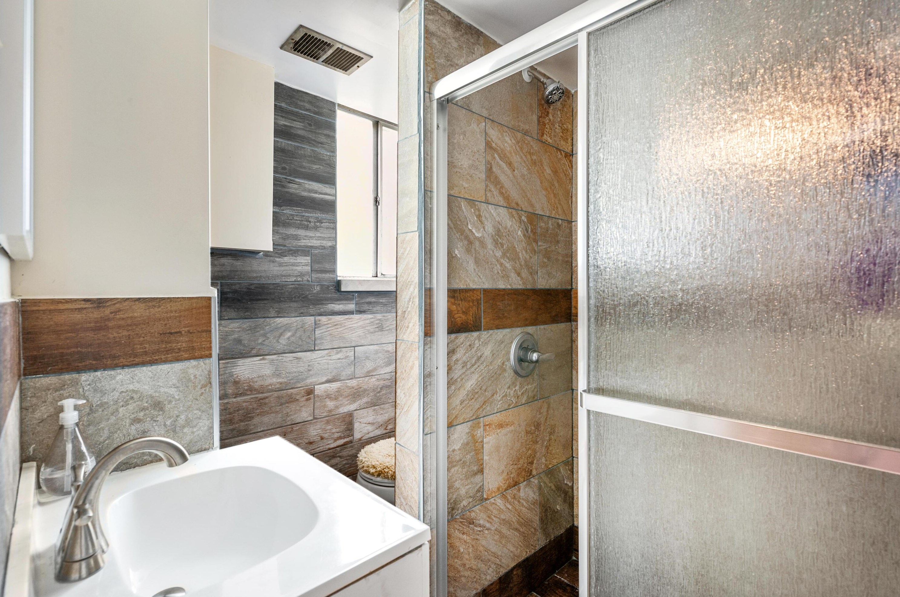 6360 Sunderland Dr, Columbus OH  43229-1979 exterior