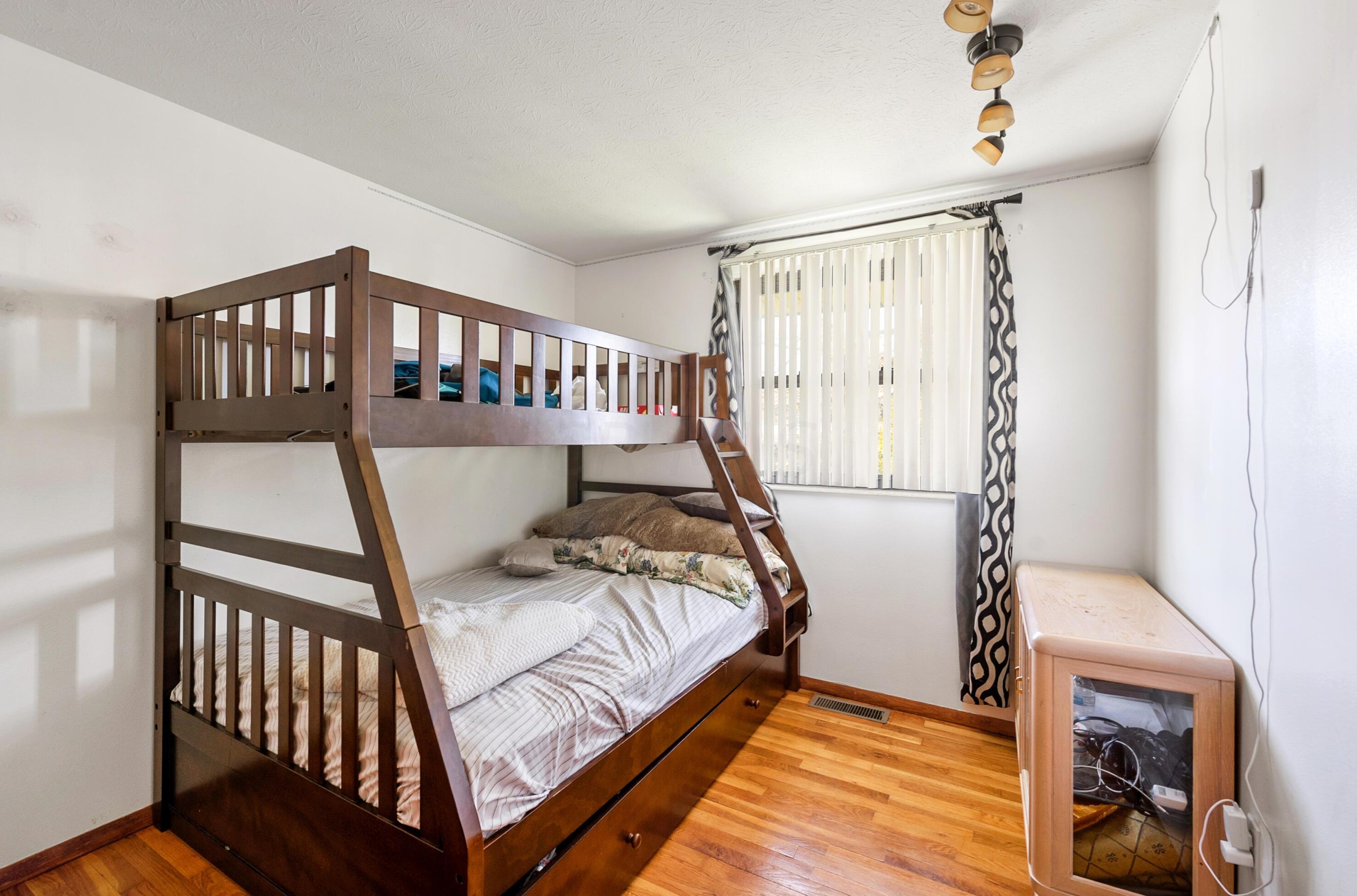 6360 Sunderland Dr, Columbus OH  43229-1979 exterior