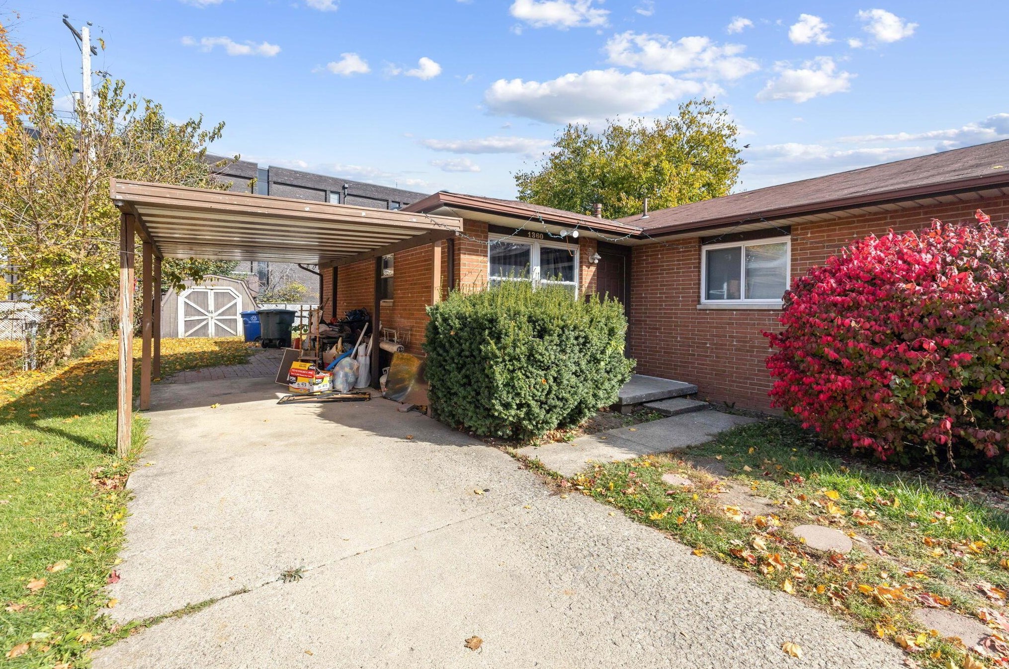 1360 Pegwood Dr, Columbus OH  43229-3419 exterior