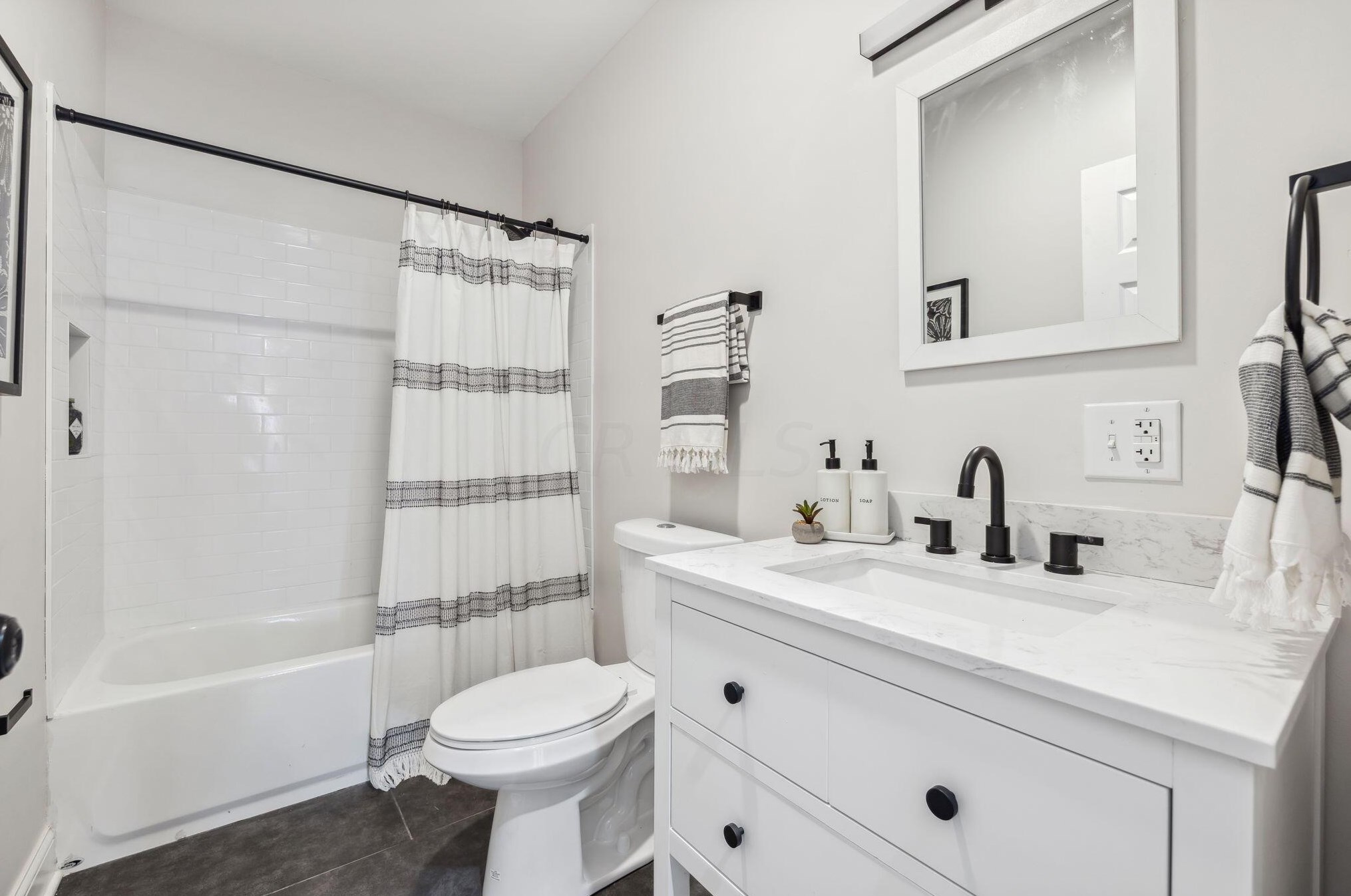 464 Reynolds Ave, Columbus OH 43201-3767 exterior