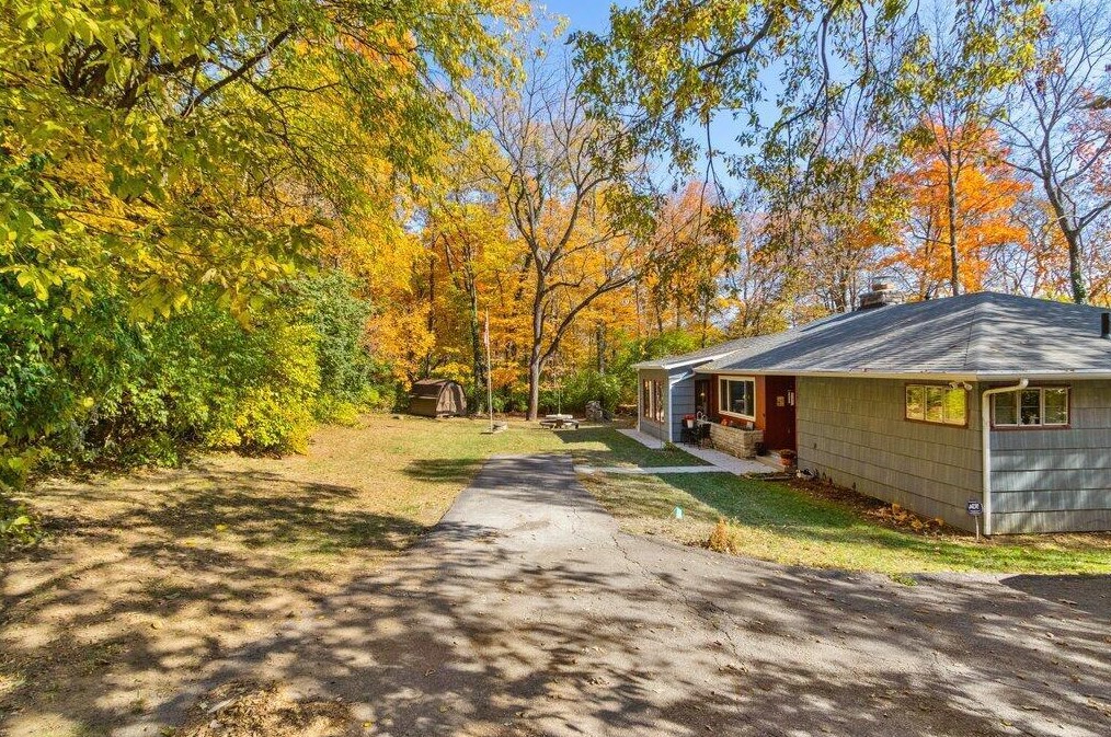 1364 Hague Ave, Columbus OH 43204-2107 exterior