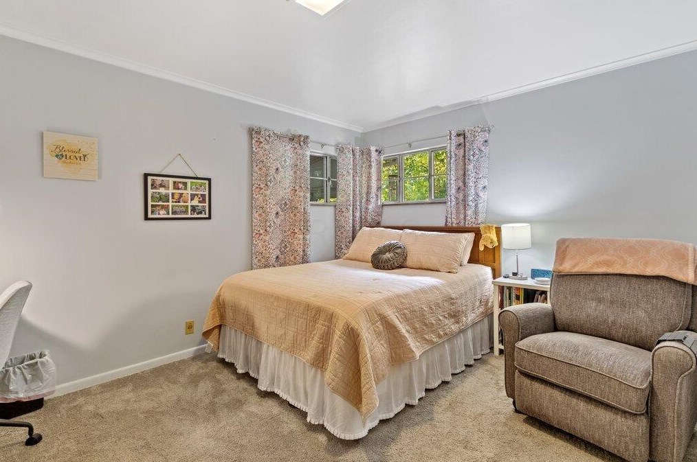 1364 Hague Ave, Columbus OH 43204-2107 exterior