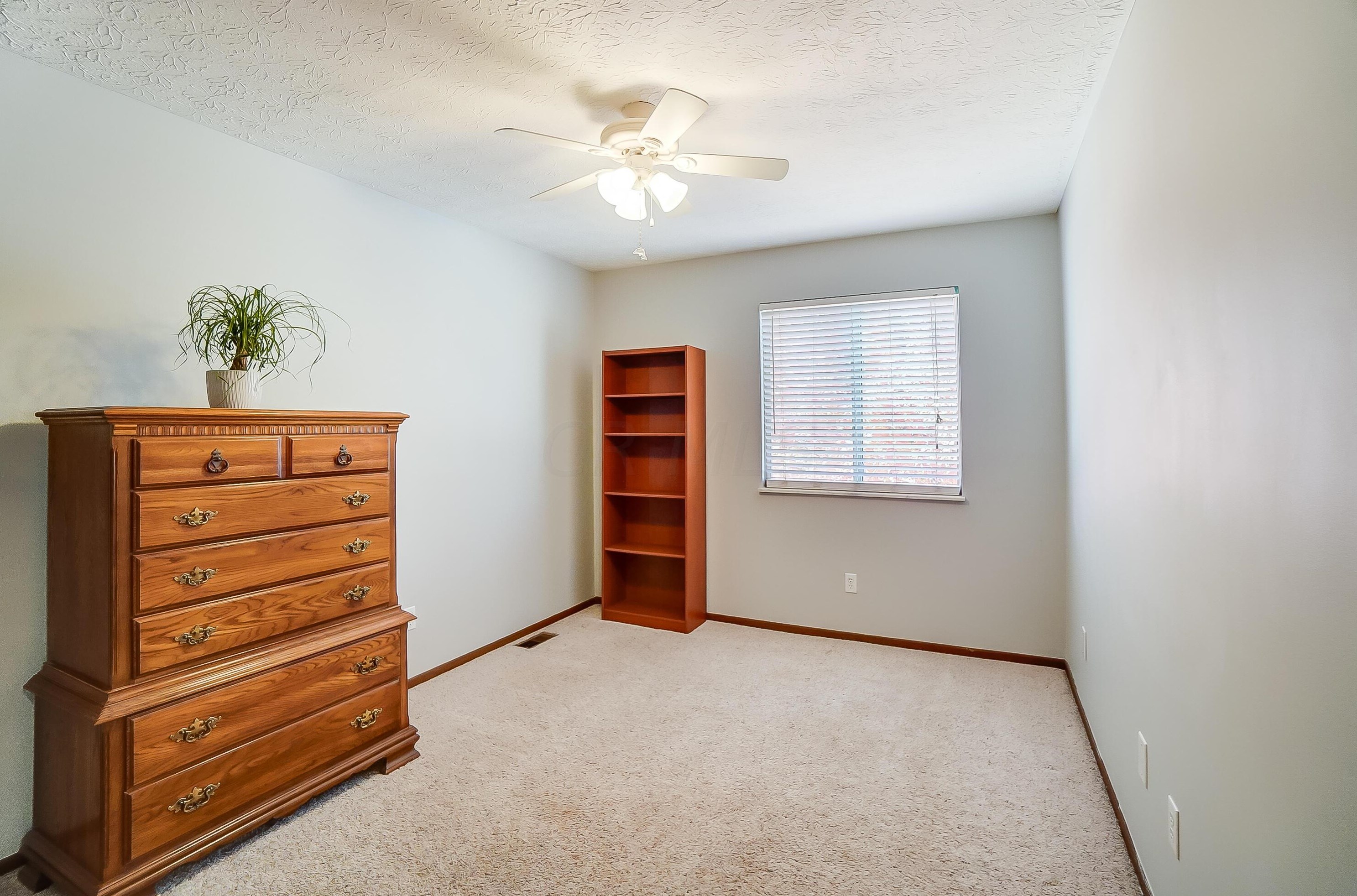 5152 Merry Oak Ct, Columbus OH 43230-1098 exterior