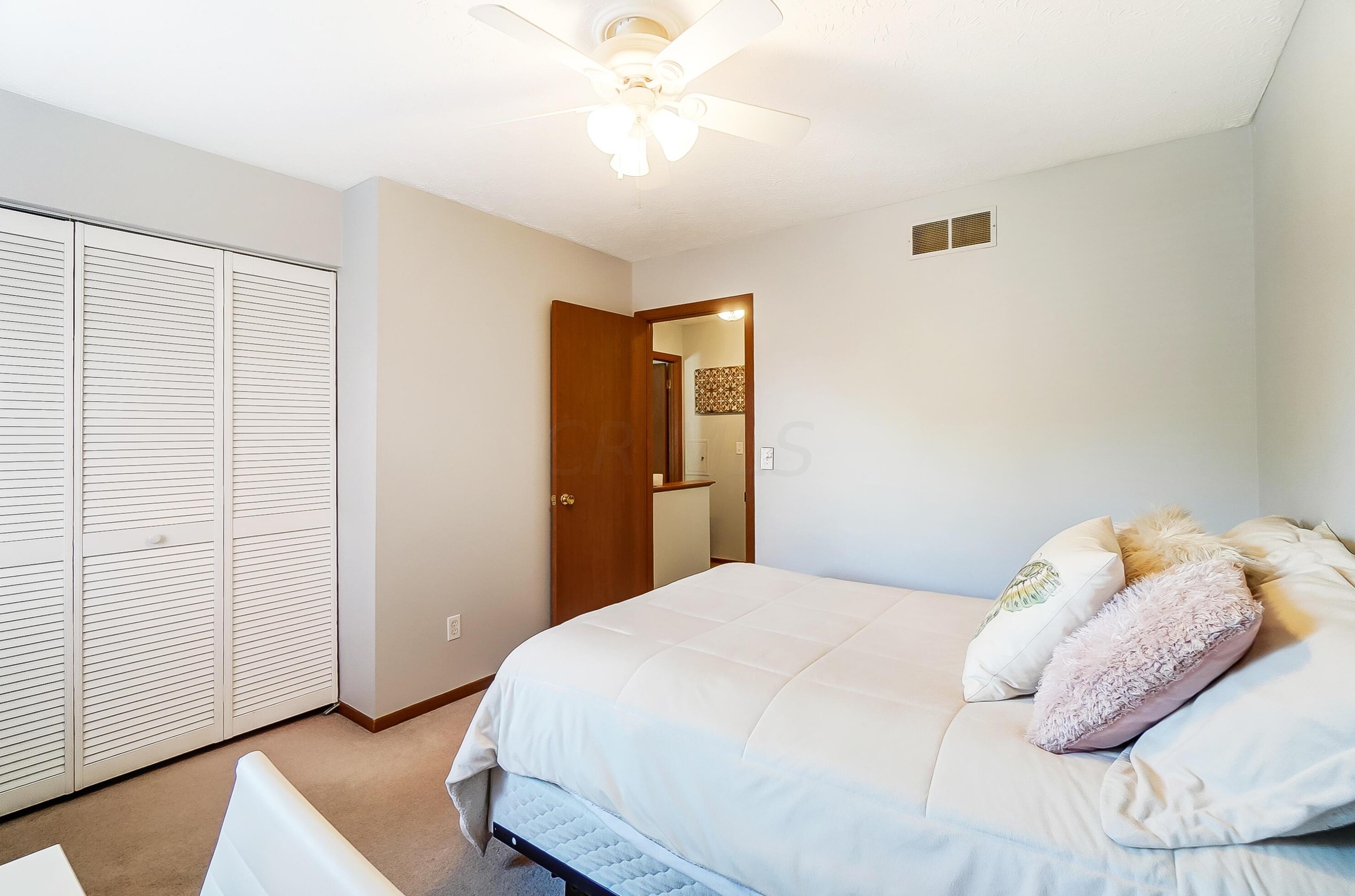 5152 Merry Oak Ct, Columbus OH 43230-1098 exterior