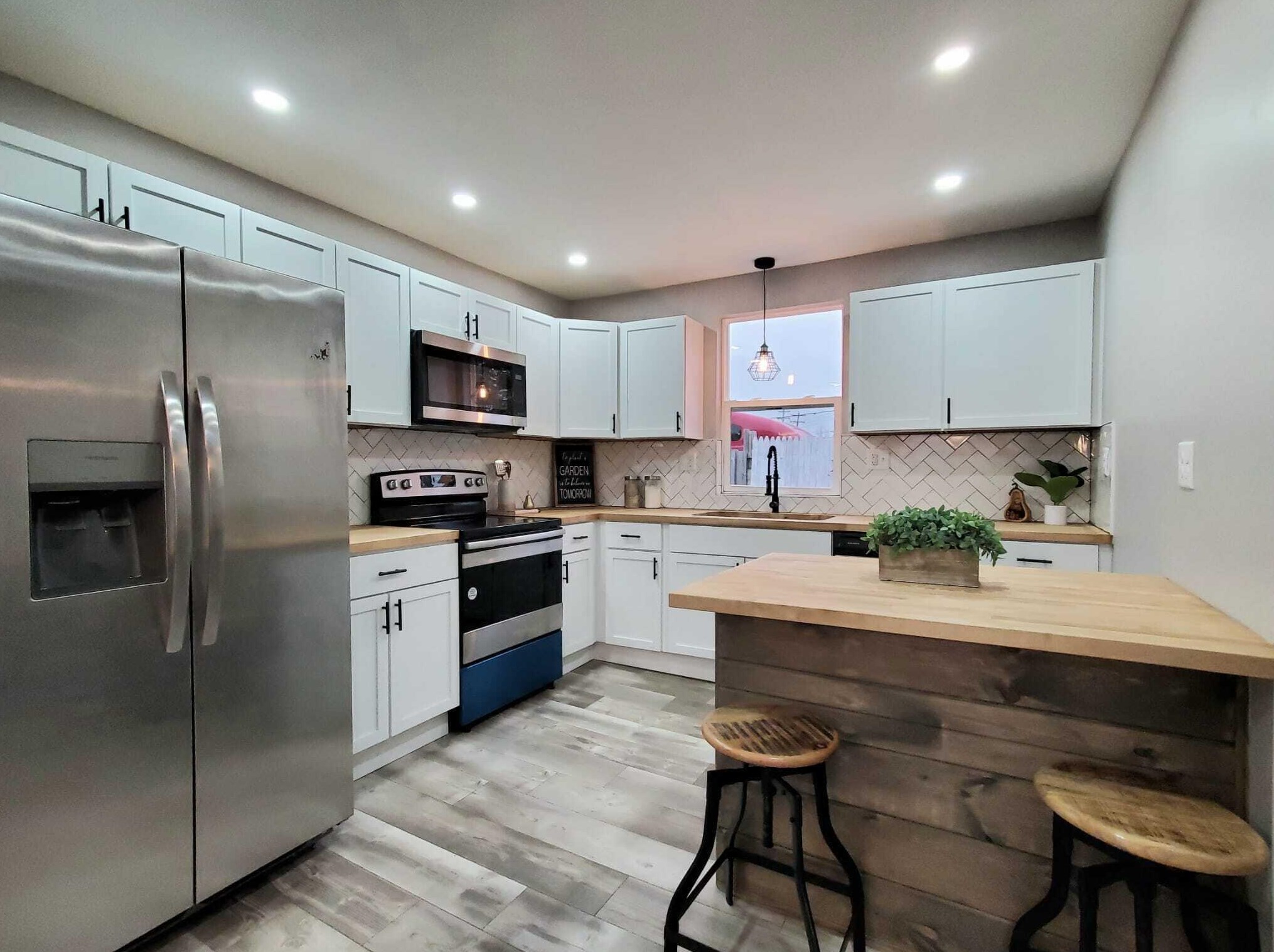 2765 Joyce Ave, Columbus OH  43211-3717 exterior