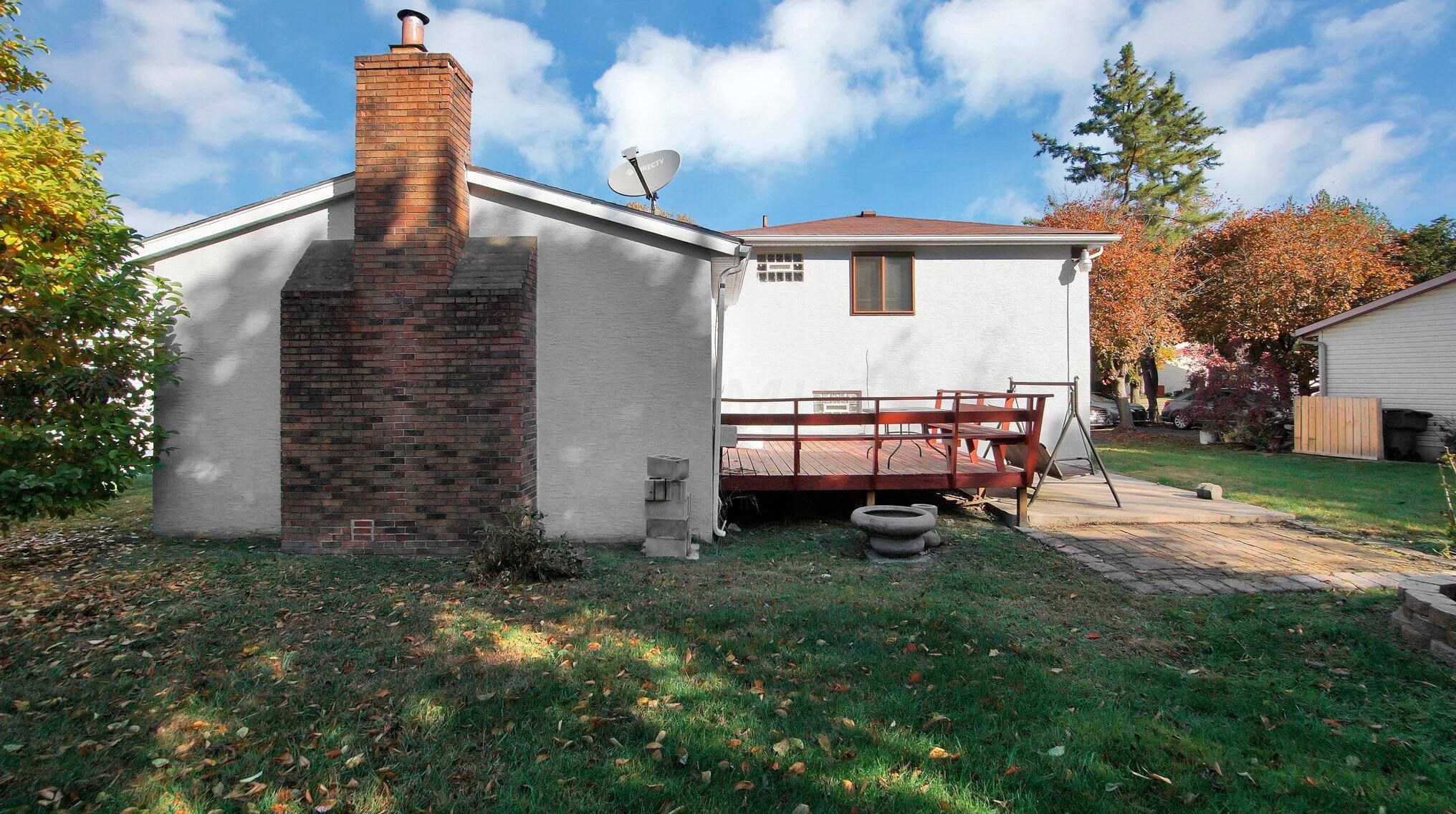 1821 Ferntree Rd, Columbus OH 43219-1621 exterior