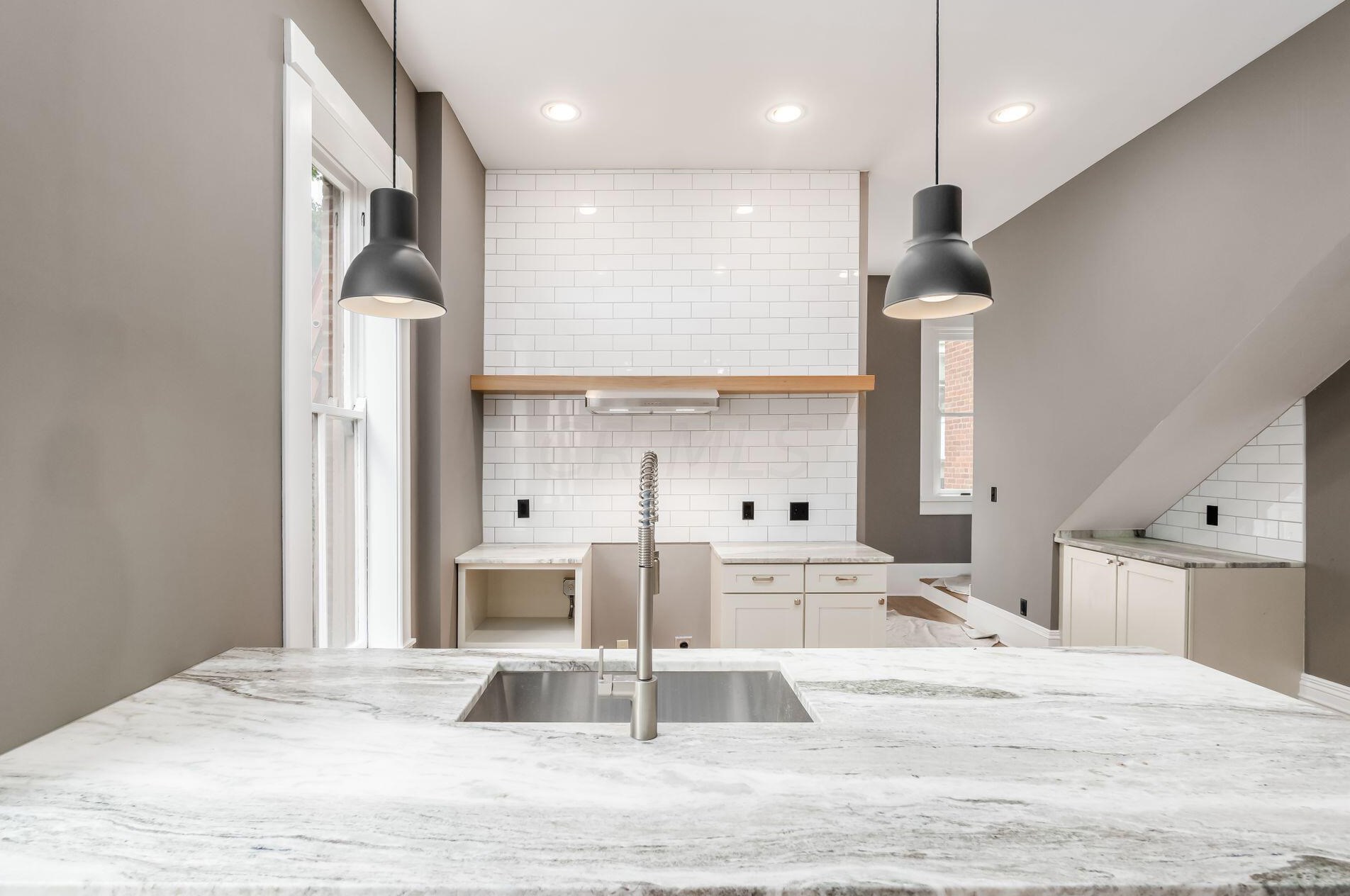 390 Town St, Columbus OH 43215-4838 exterior