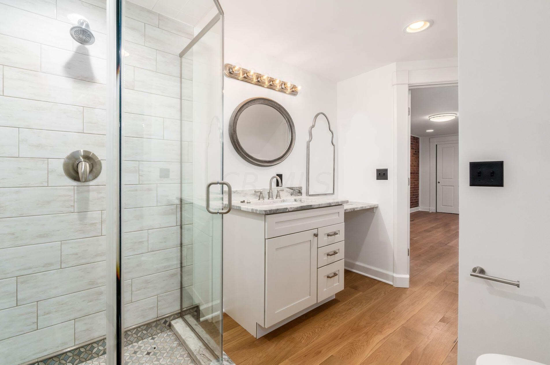 390 Town St, Columbus OH 43215-4838 exterior