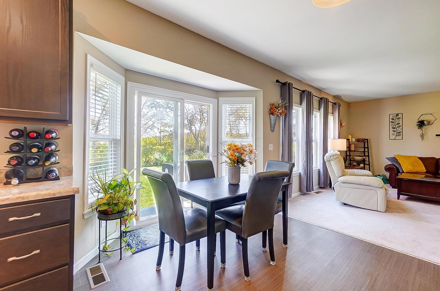 3712 Winding Path Dr, Cnl Wnchstr OH  43110 exterior