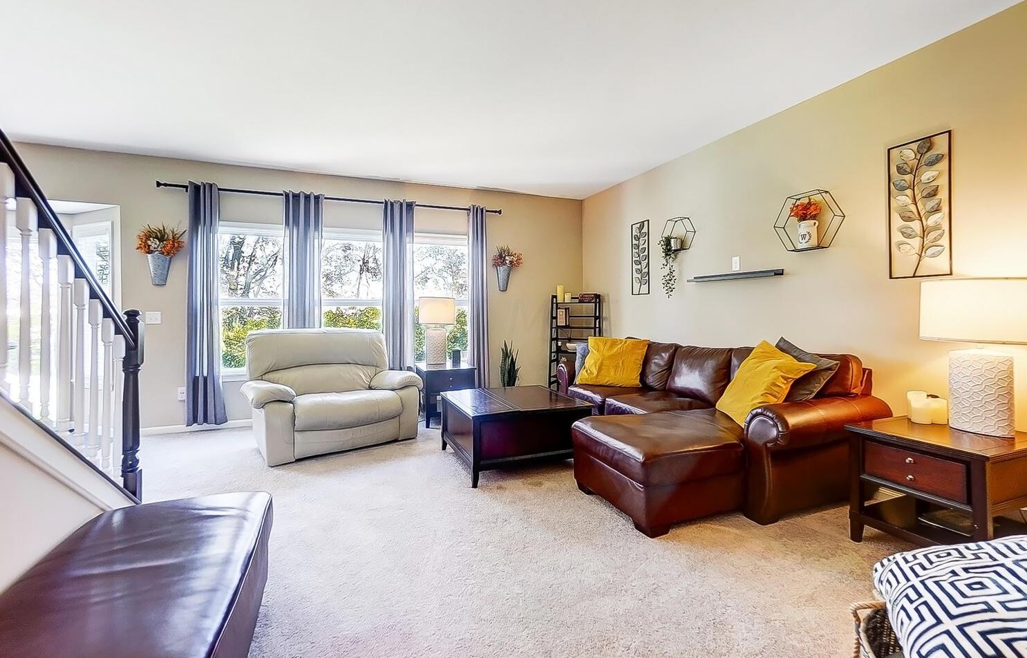 3712 Winding Path Dr, Cnl Wnchstr OH  43110 exterior