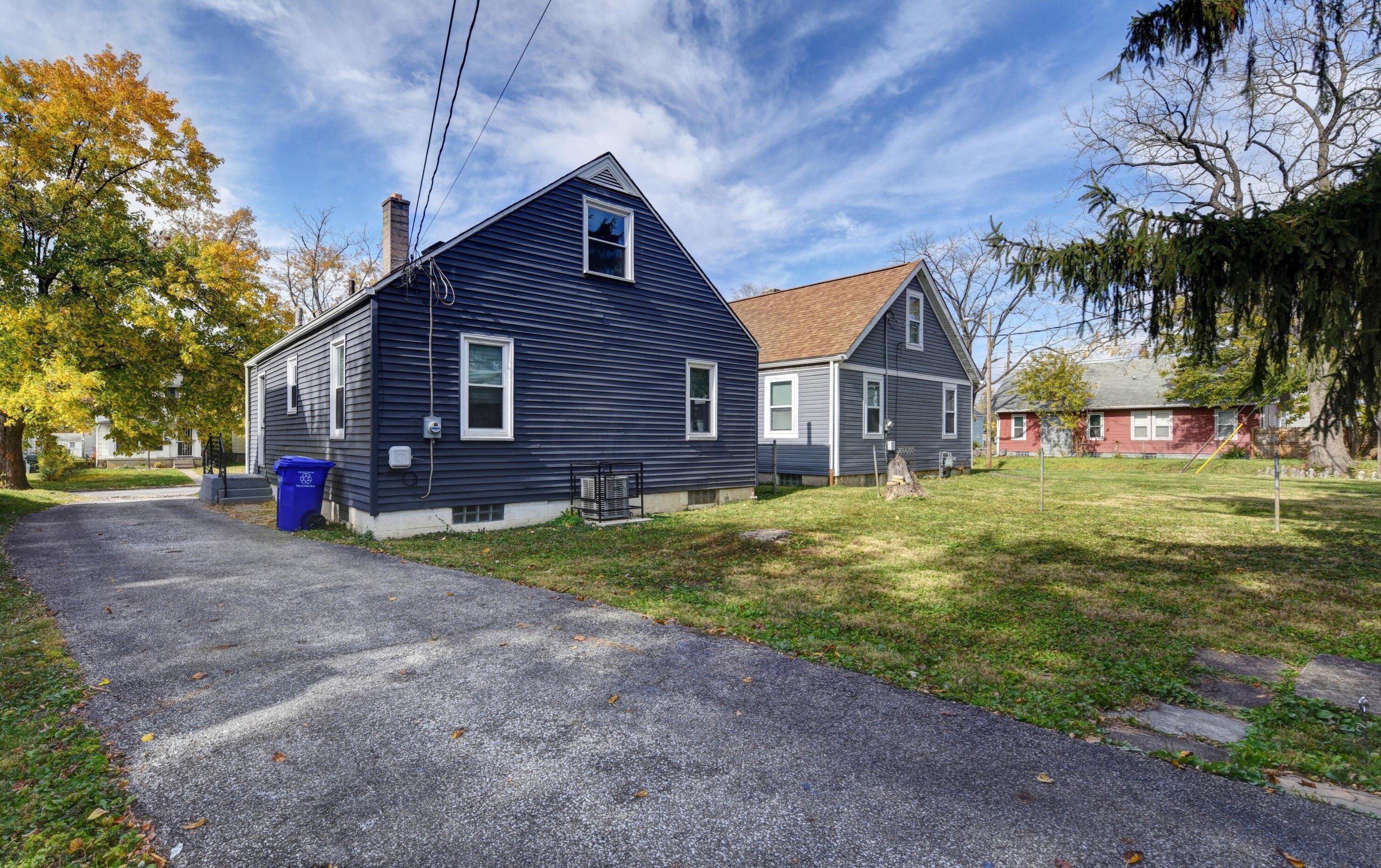 492 Whitethorne Ave, Columbus OH  43223-1652 exterior