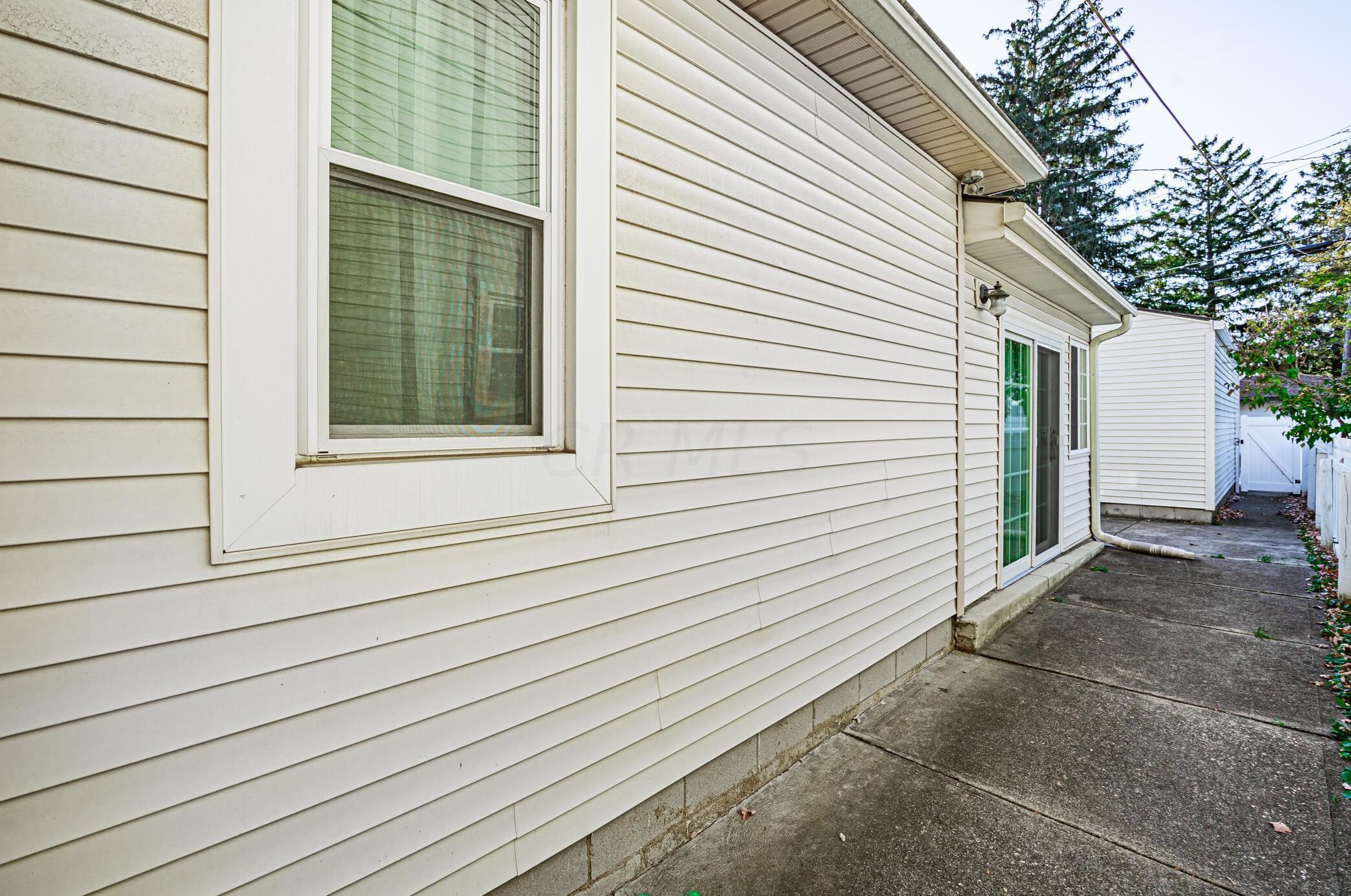 813 Gladden Rd, Columbus OH 43212-3812 exterior