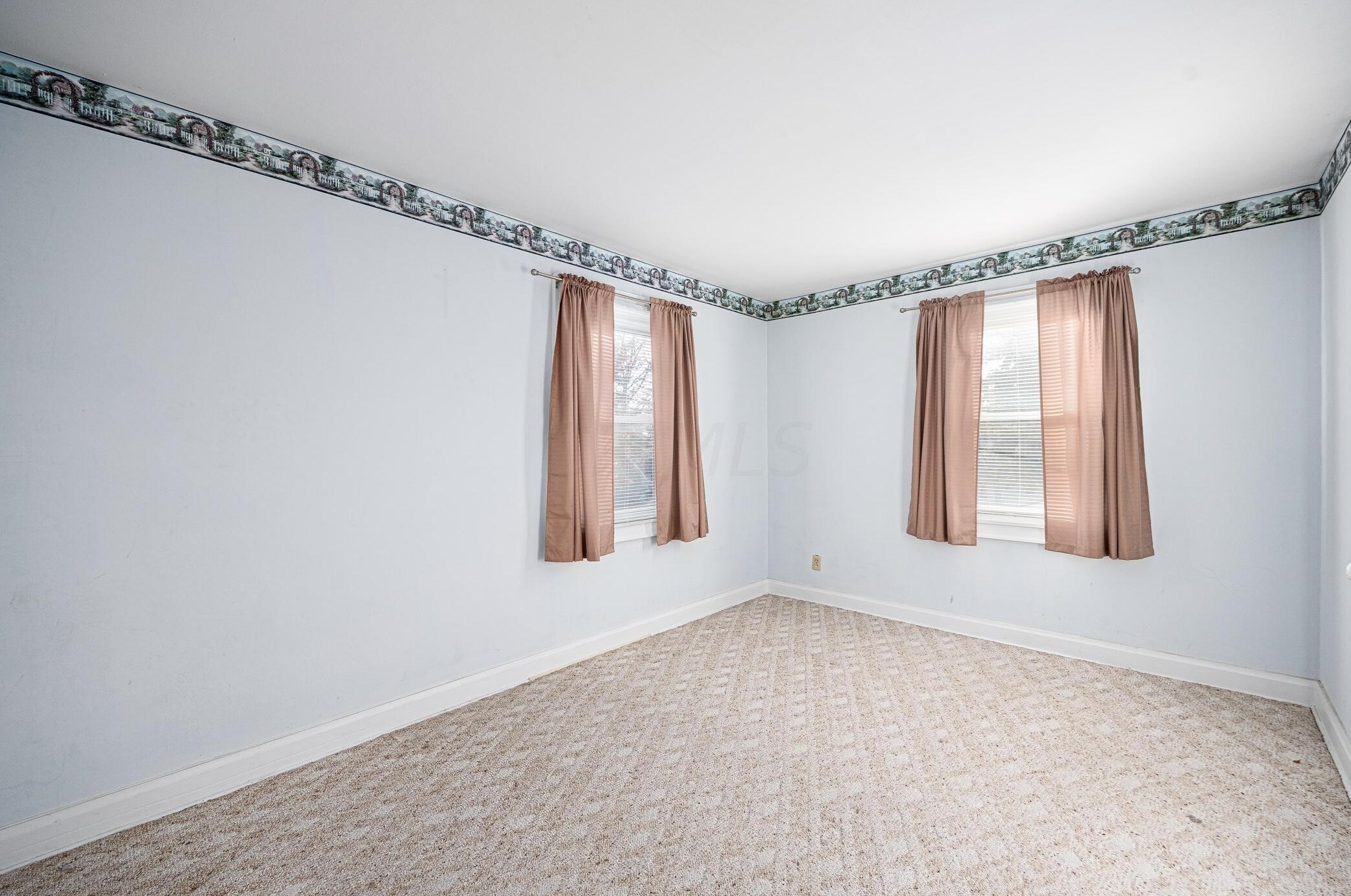 813 Gladden Rd, Columbus OH 43212-3812 exterior