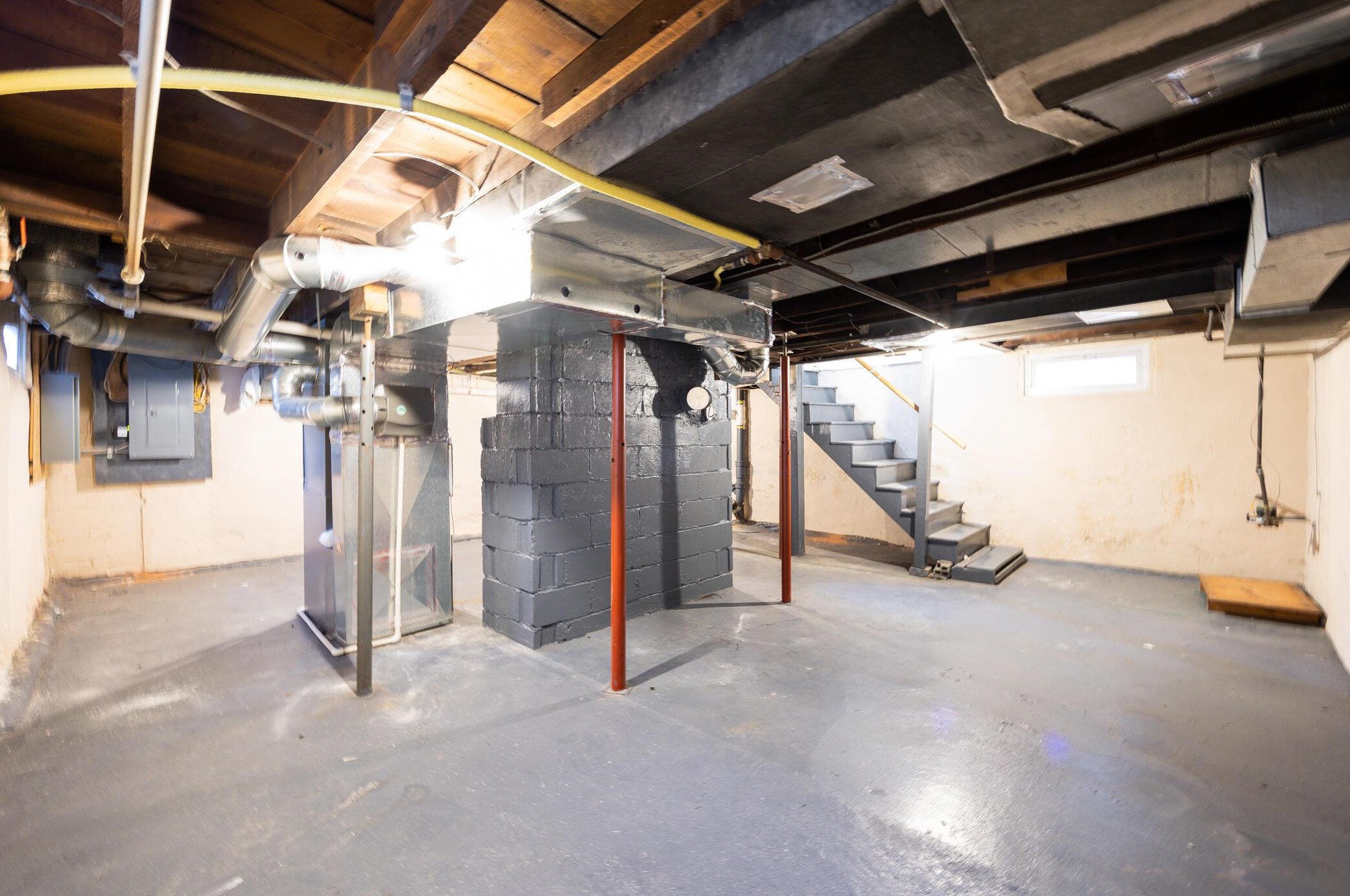 813 Gladden Rd, Columbus OH 43212-3812 exterior