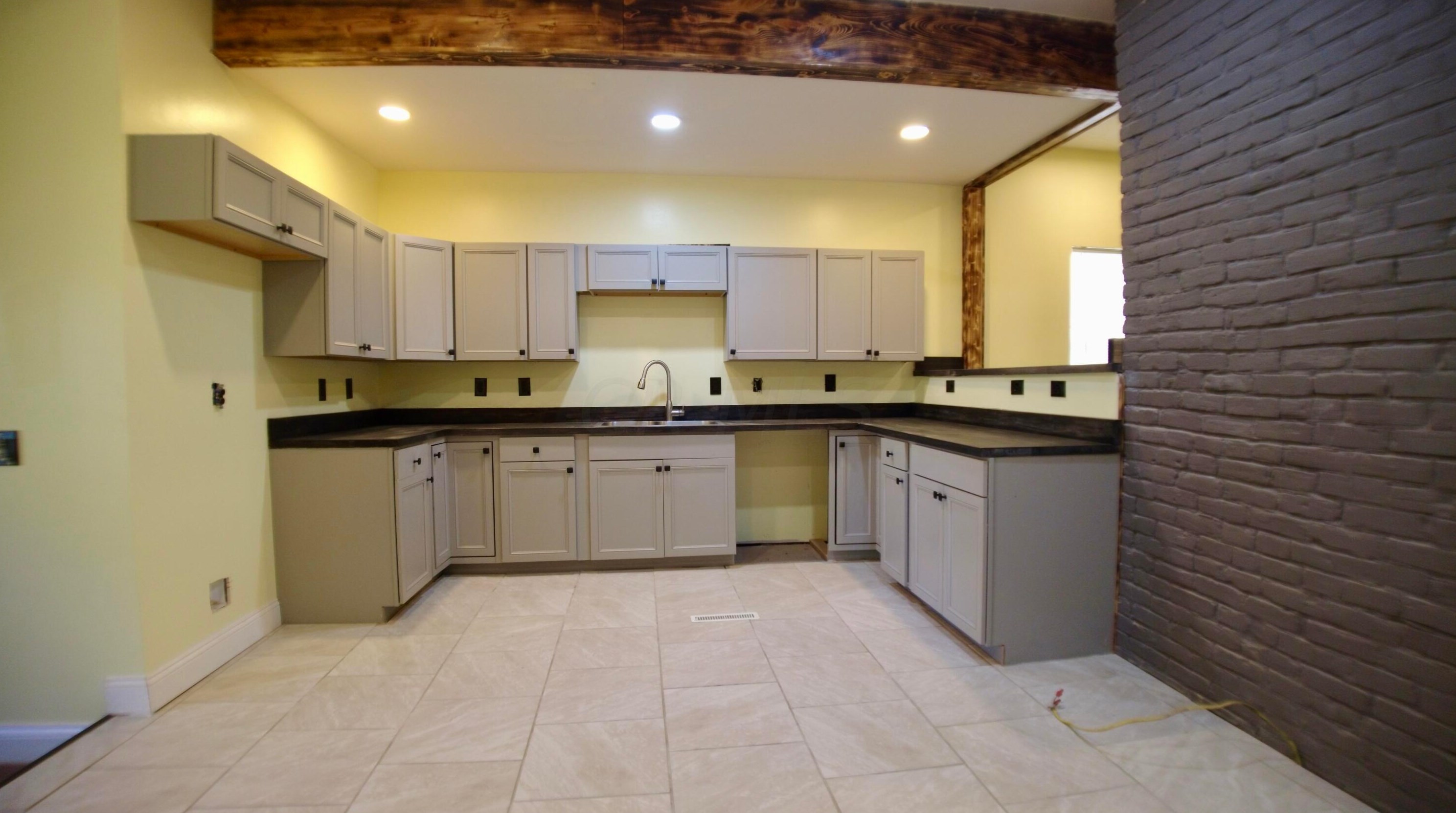 279 Dakota Ave, Columbus OH  43223-1527 exterior