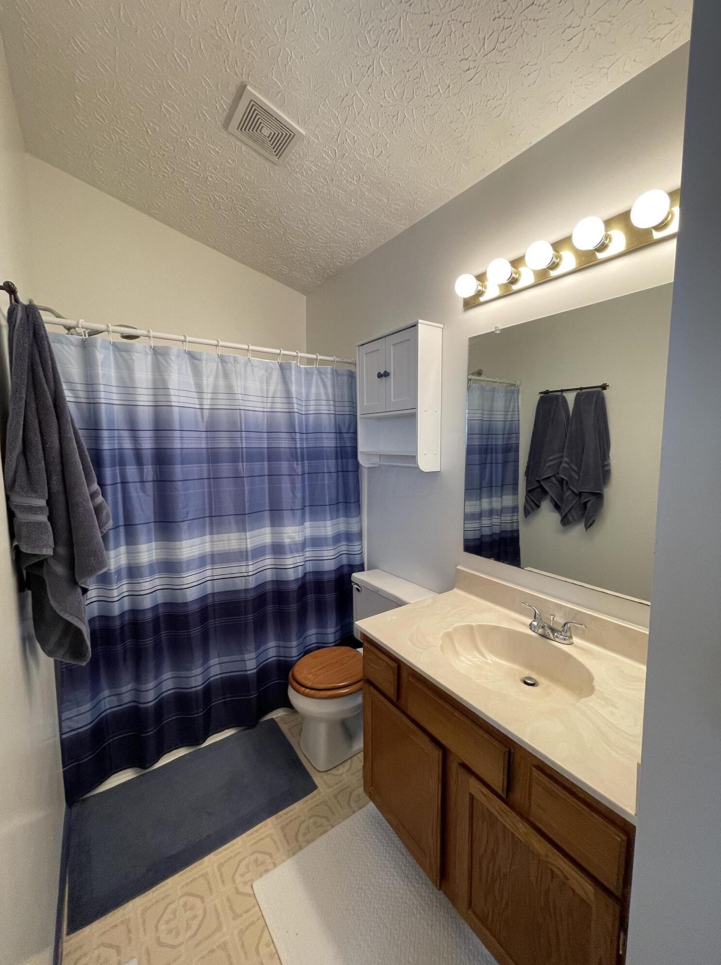 5328 Cherry Bud Ct, Columbus OH 43228-5733 exterior