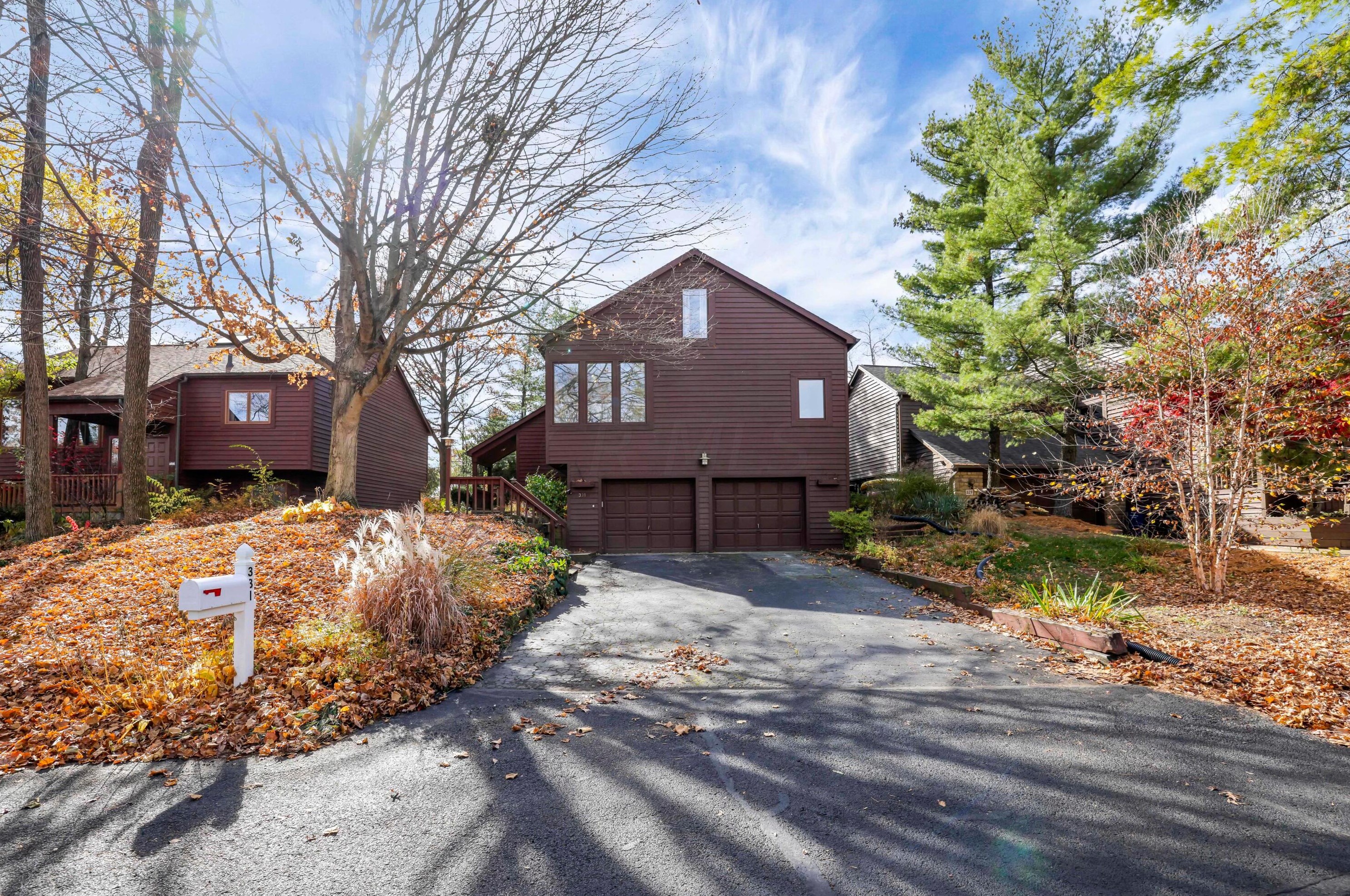 331 Lakeside Dr, Westerville OH  43081-3043 exterior