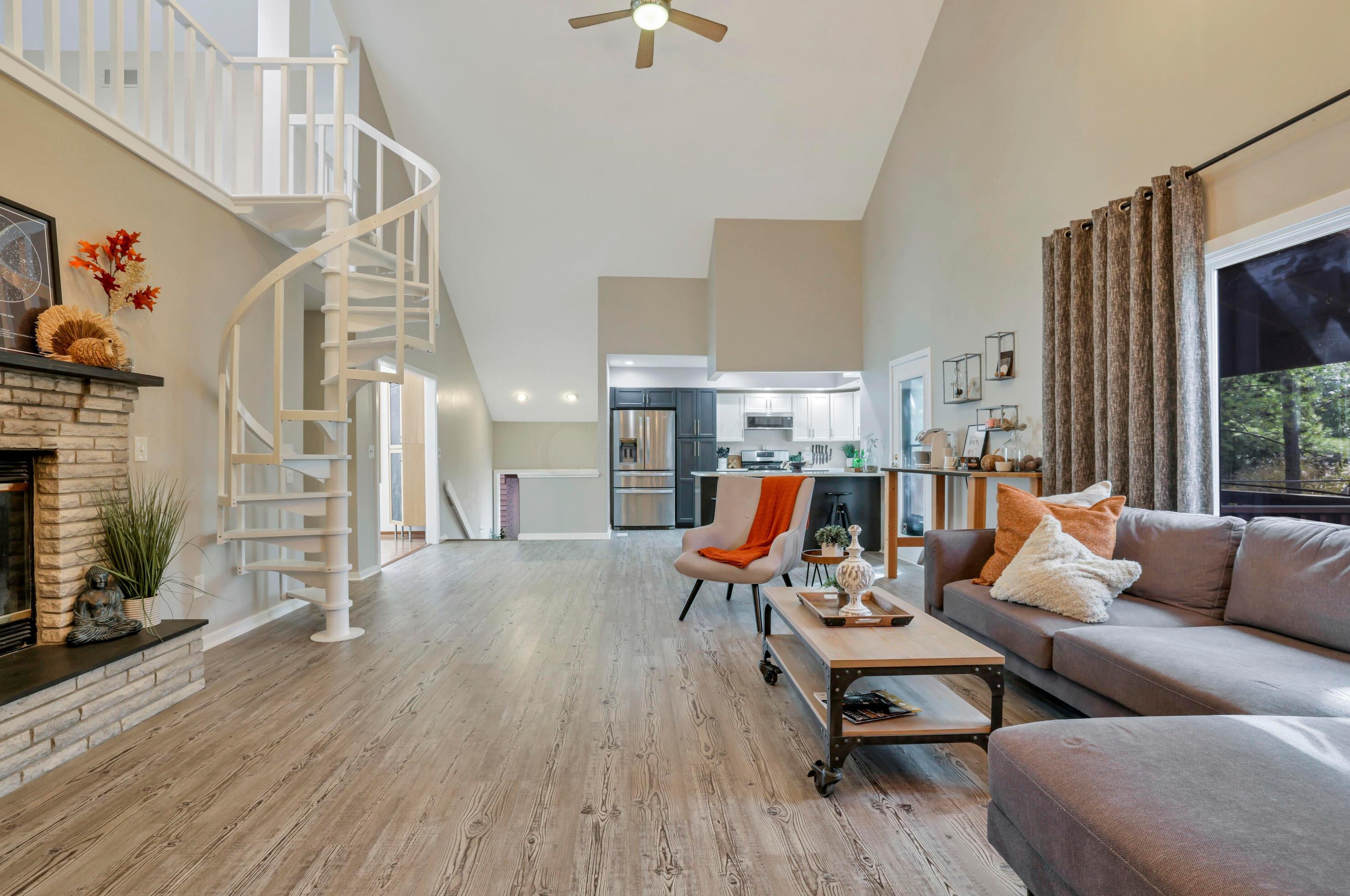 331 Lakeside Dr, Westerville OH  43081-3043 exterior