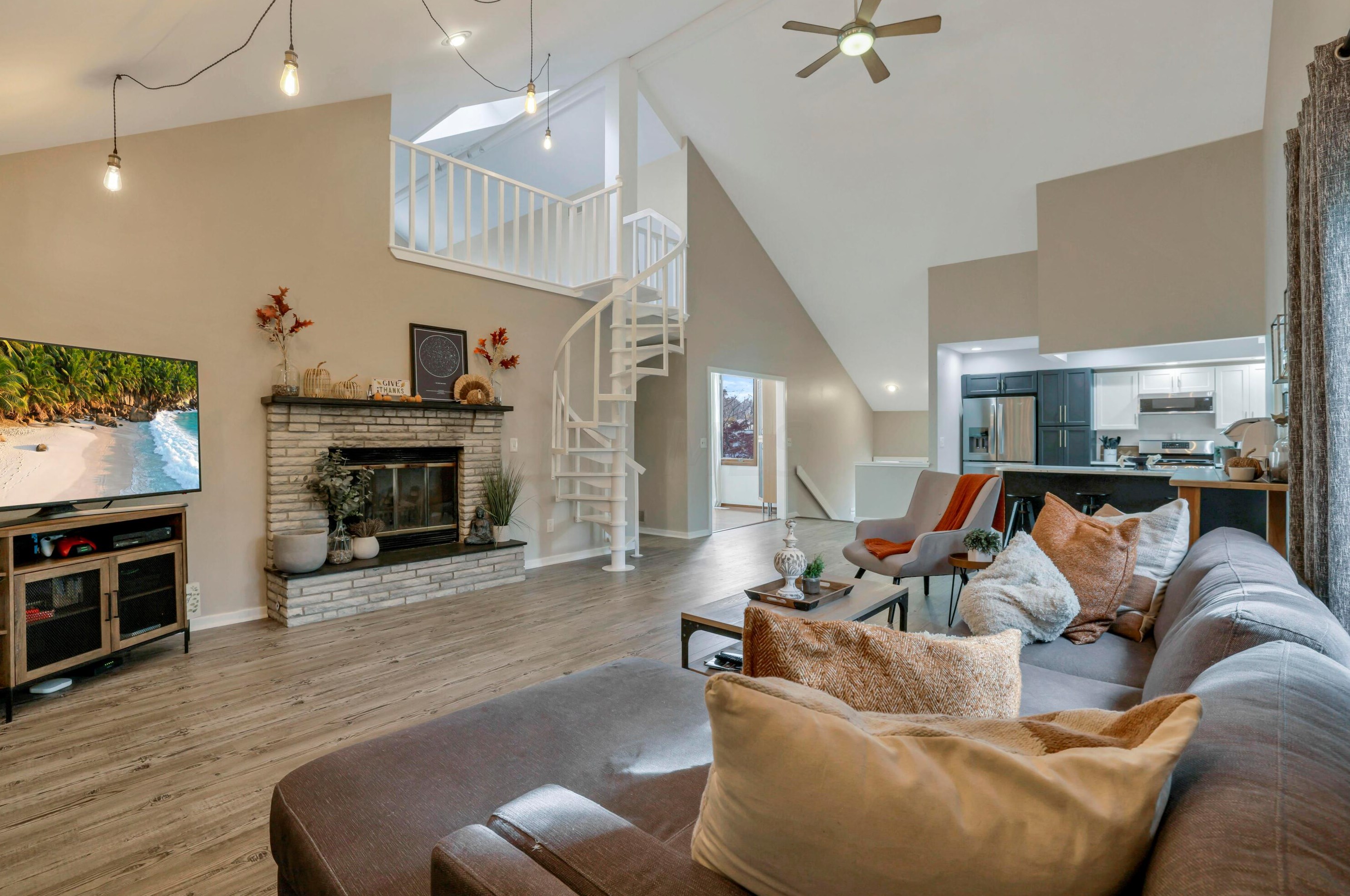 331 Lakeside Dr, Westerville OH  43081-3043 exterior