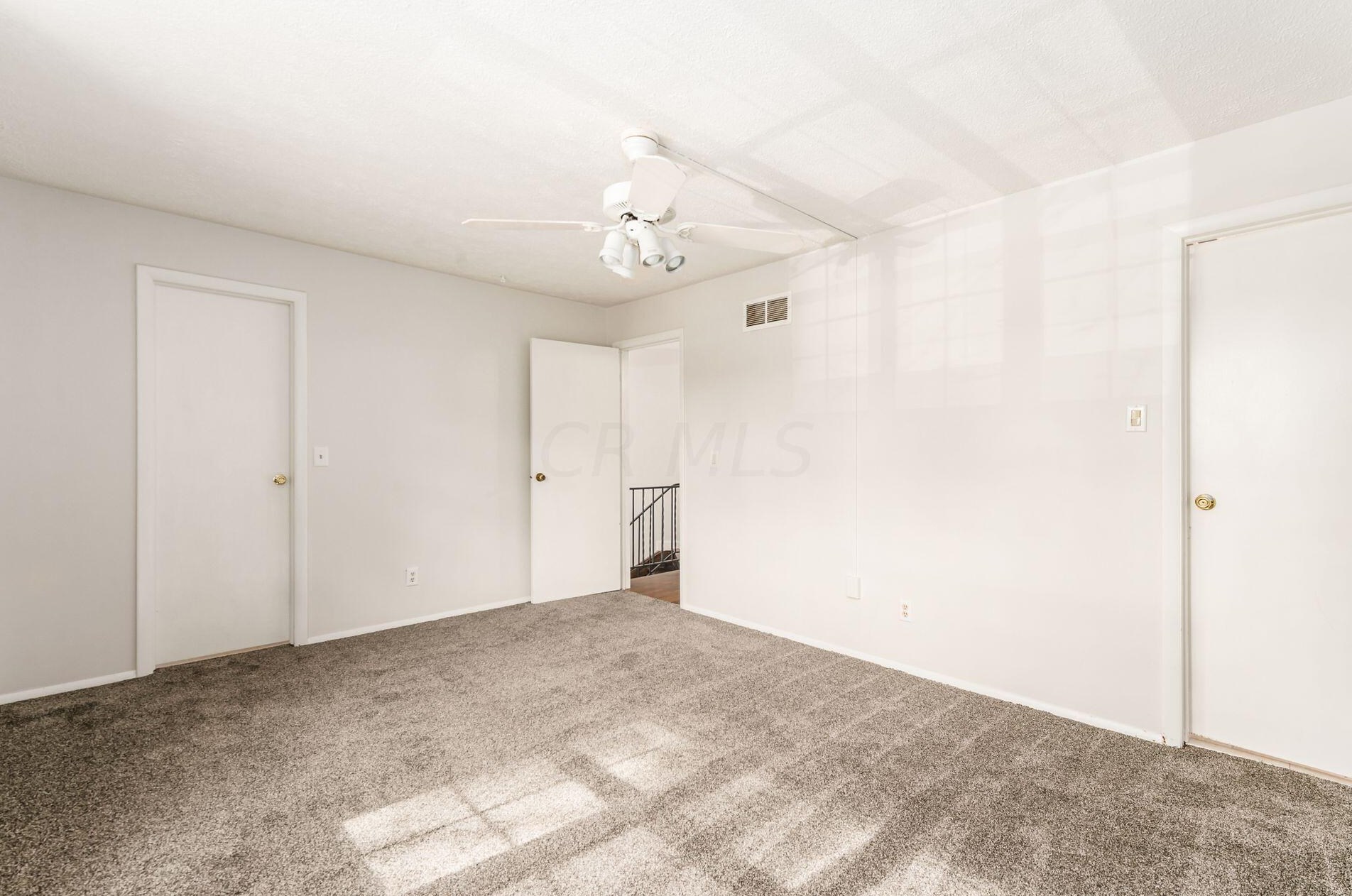 81 Stornoway Dr, Columbus OH 43213-2158 exterior