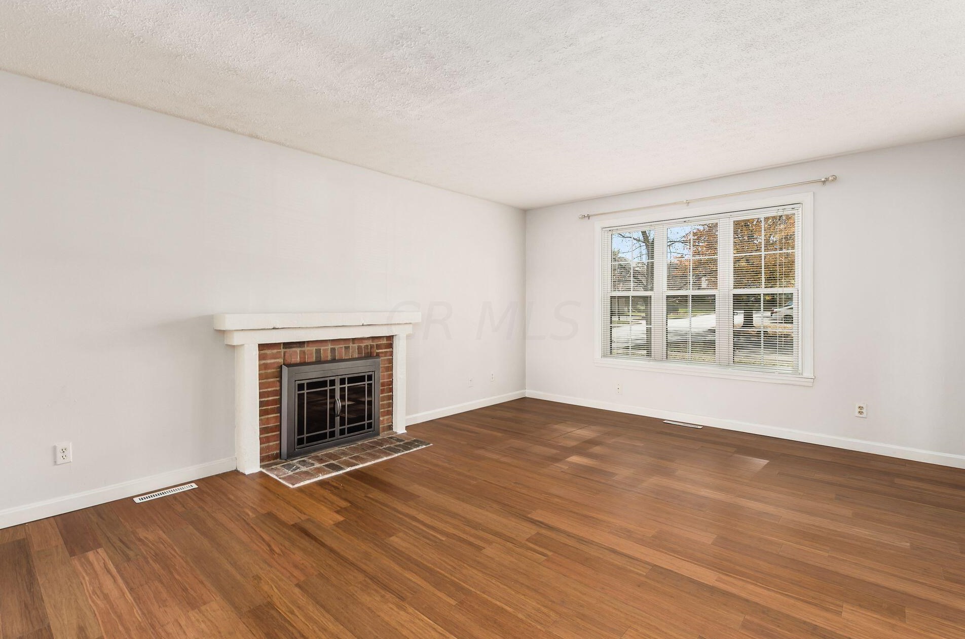 81 Stornoway Dr, Columbus OH 43213-2158 exterior