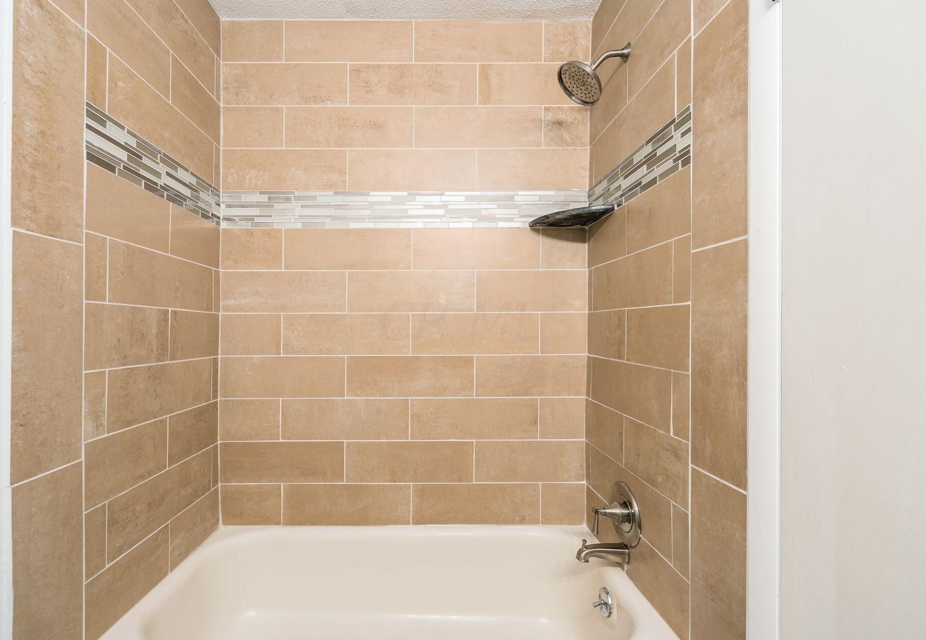 81 Stornoway Dr, Columbus OH 43213-2158 exterior