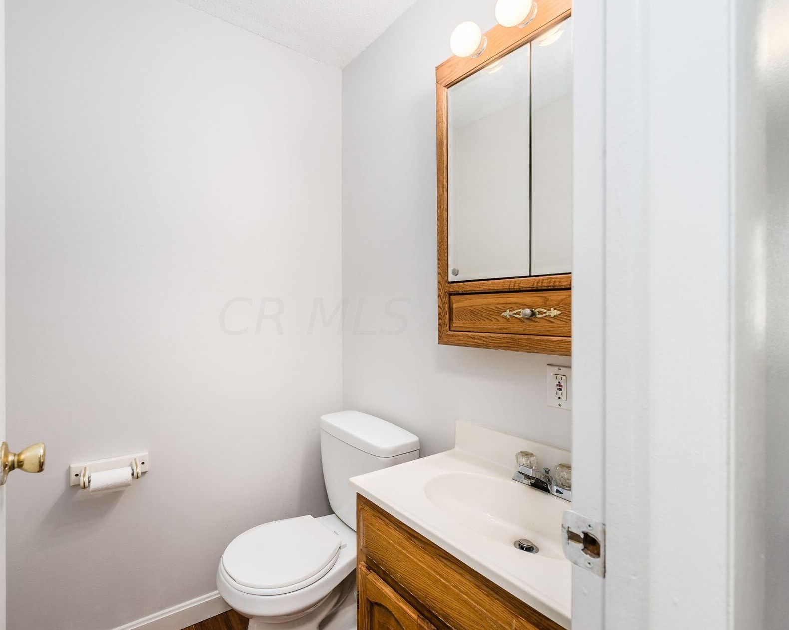 81 Stornoway Dr, Columbus OH 43213-2158 exterior