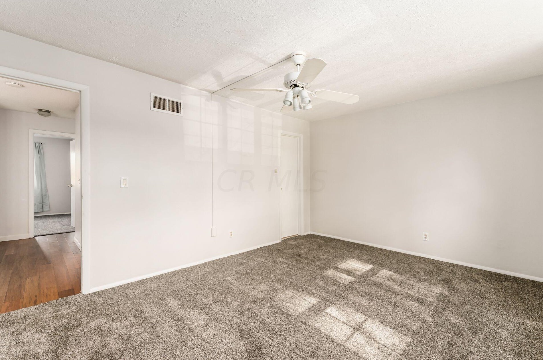 81 Stornoway Dr, Columbus OH 43213-2158 exterior