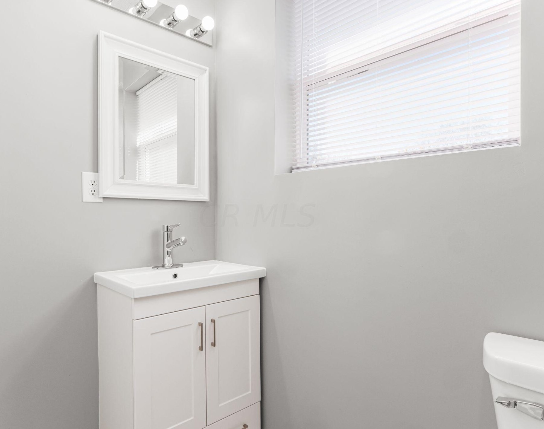 2318 Ridgeway Ave, Columbus OH  43219-2665 exterior