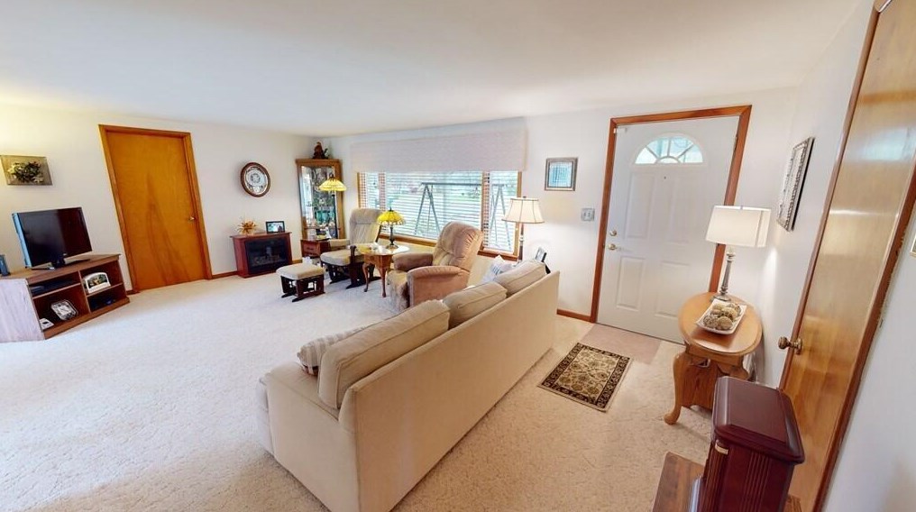 51 Deerfield Rd, North Woodbury OH  44813-9299 exterior