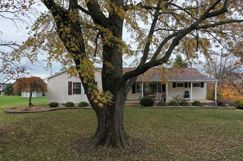 51 Deerfield Rd, North Woodbury OH  44813-9299 exterior