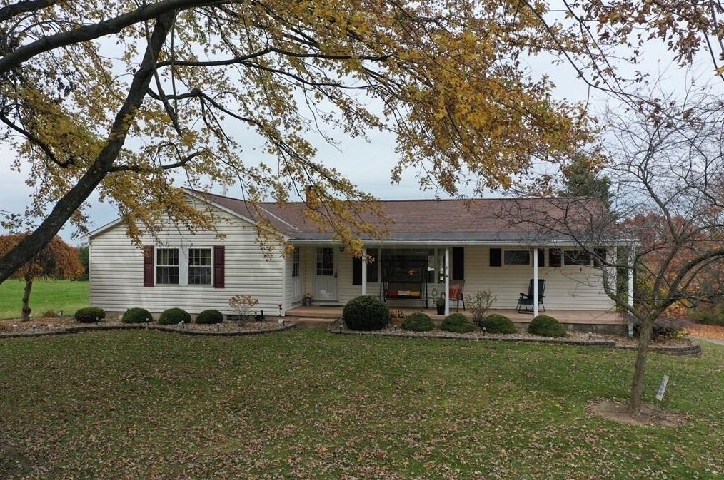 51 Deerfield Rd, North Woodbury OH  44813-9299 exterior
