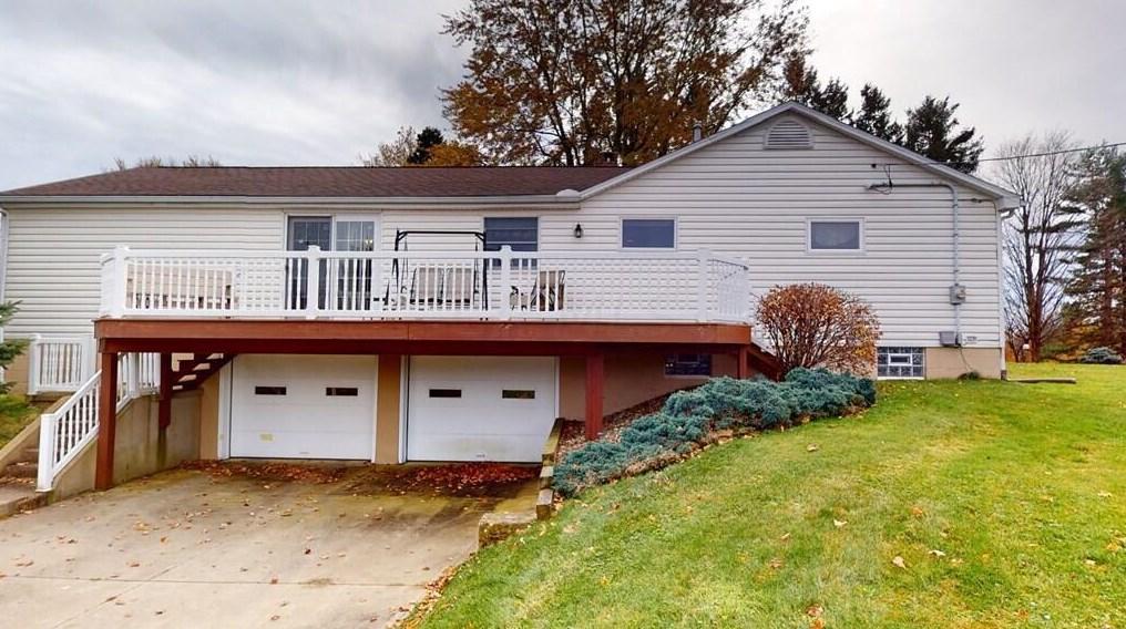 51 Deerfield Rd, North Woodbury OH  44813-9299 exterior