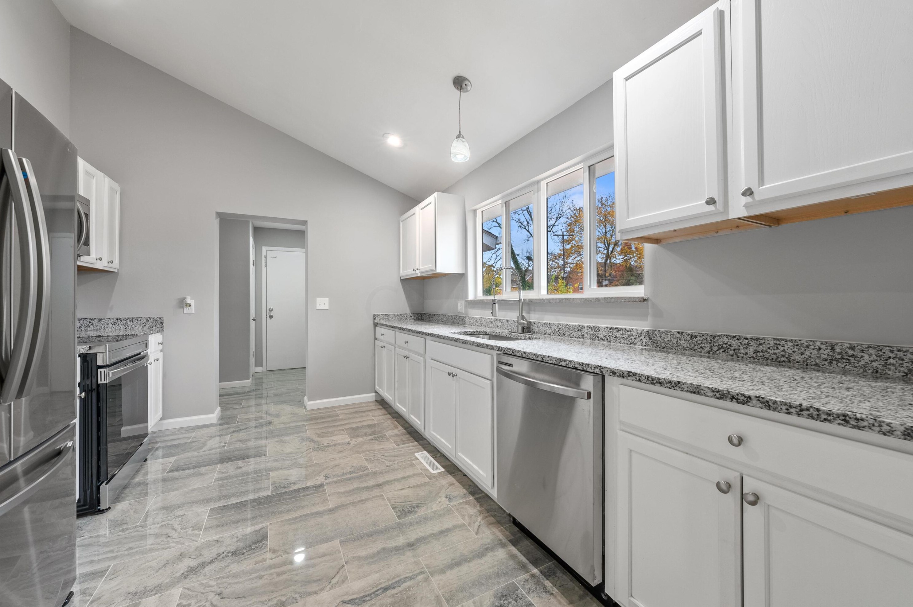 2087 Maryland Ave, Columbus OH  43219-2961 exterior