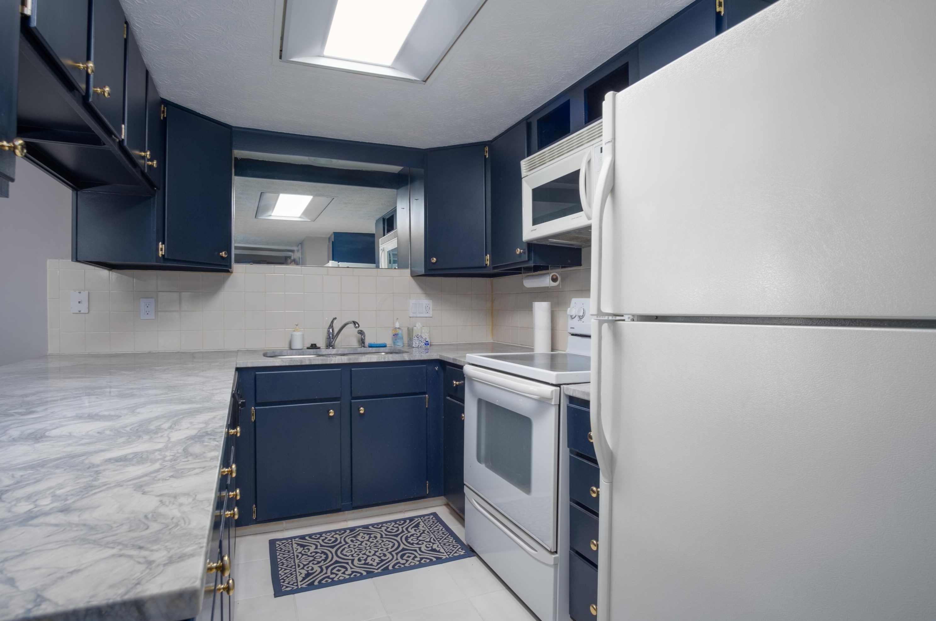 5117 Ranstead Ct, Columbus OH 43220-2545 exterior