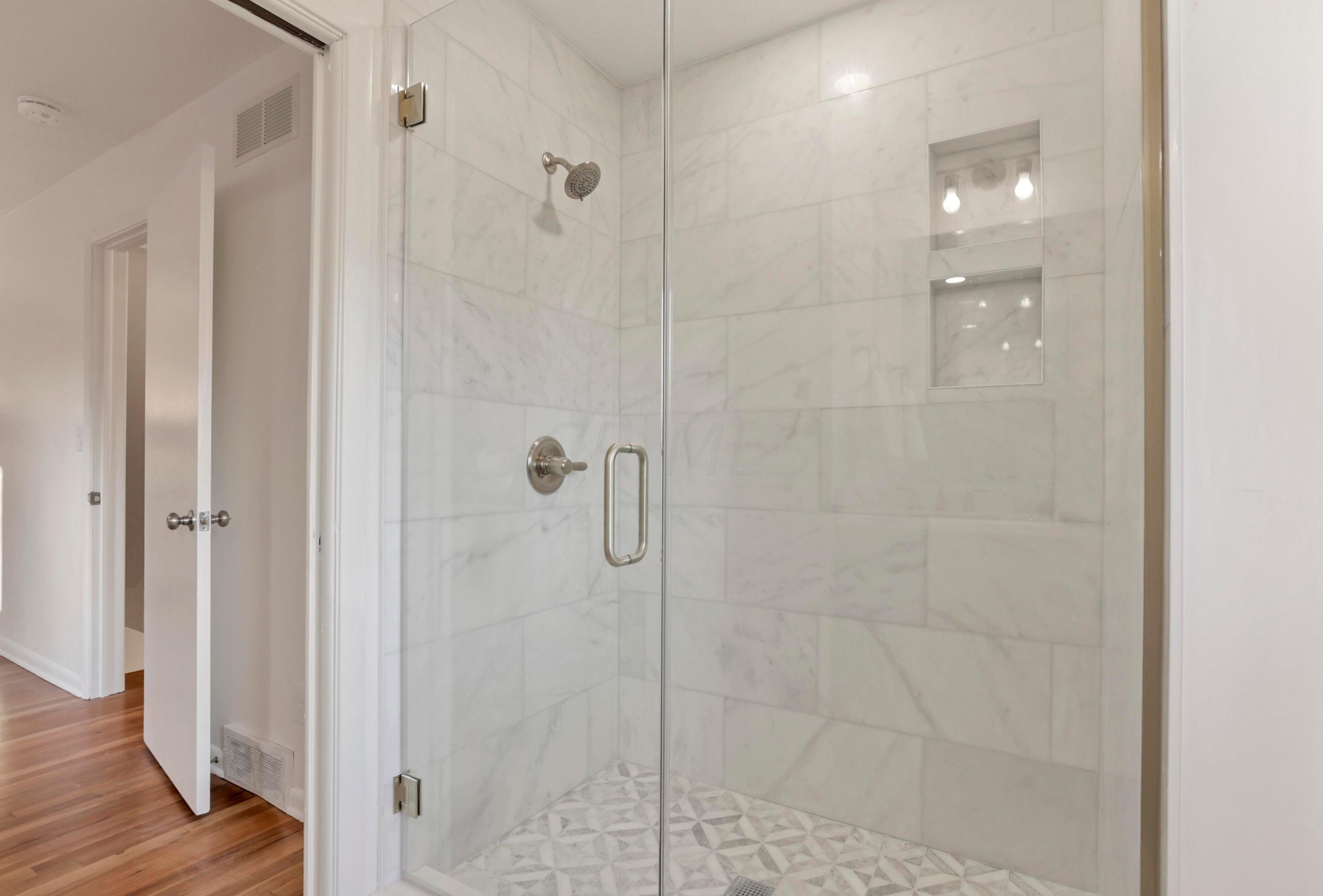 2275 Haverford Rd, Columbus OH  43220-4317 exterior