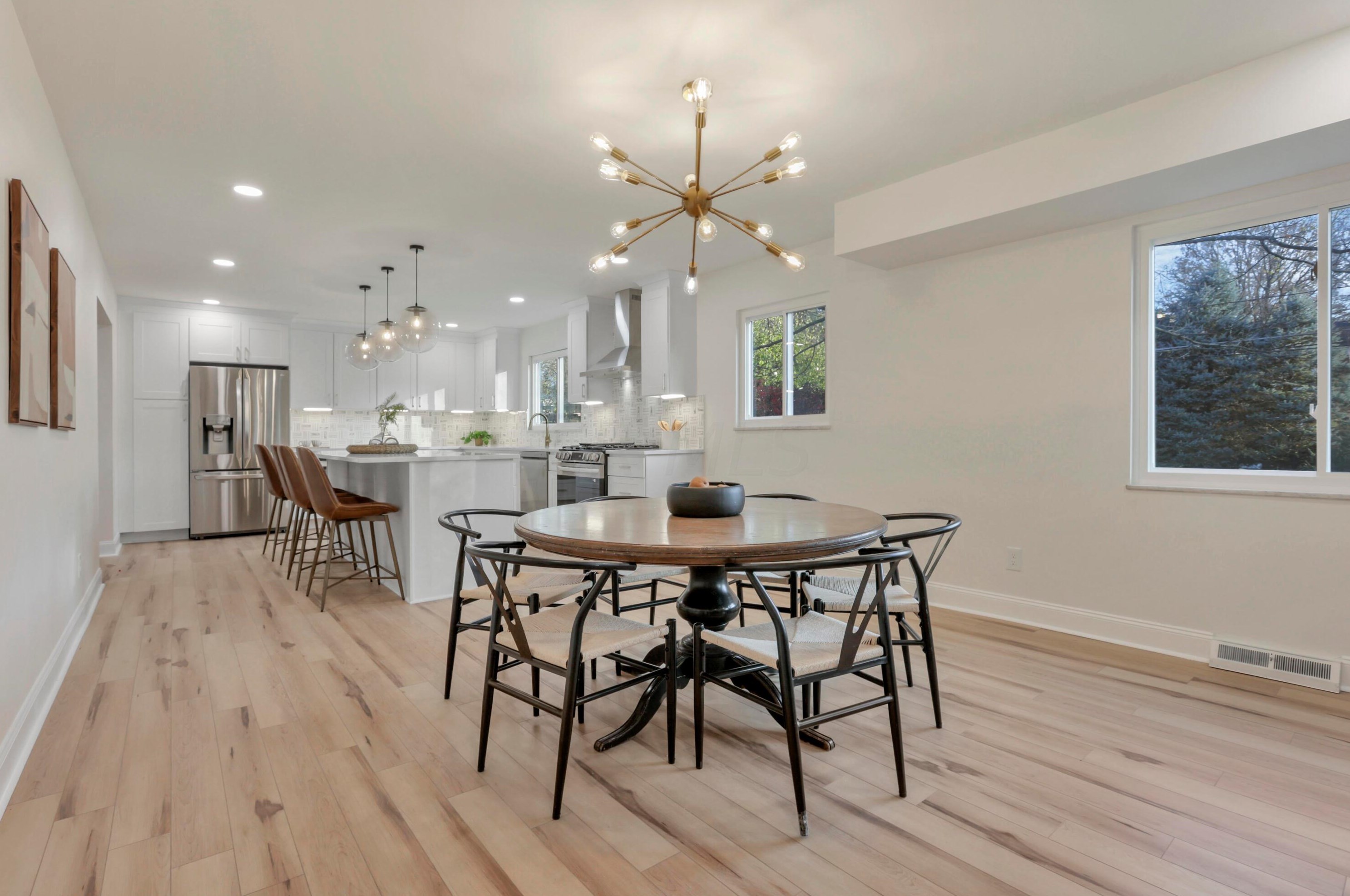 2275 Haverford Rd, Columbus OH  43220-4317 exterior