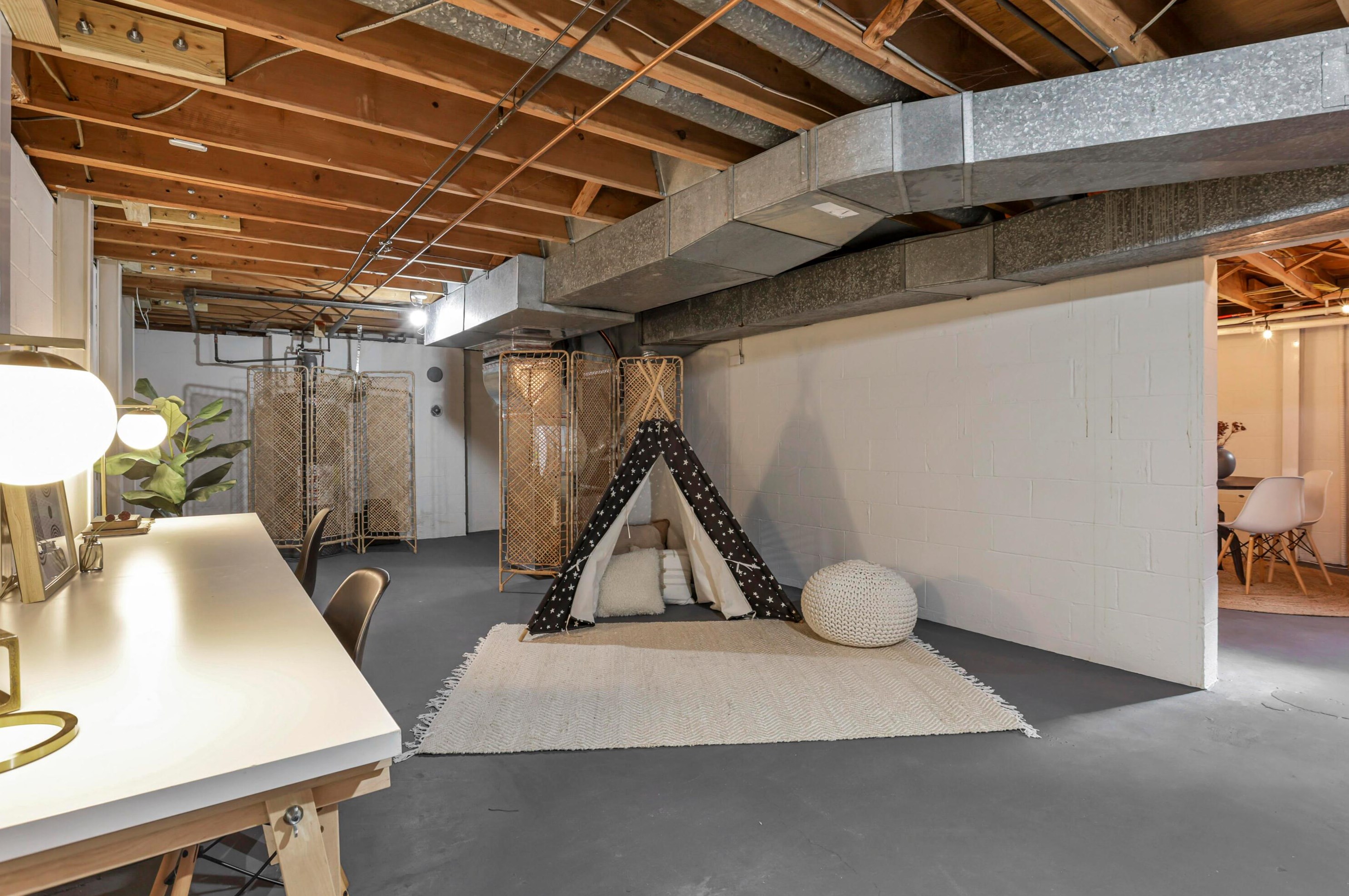 2275 Haverford Rd, Columbus OH  43220-4317 exterior