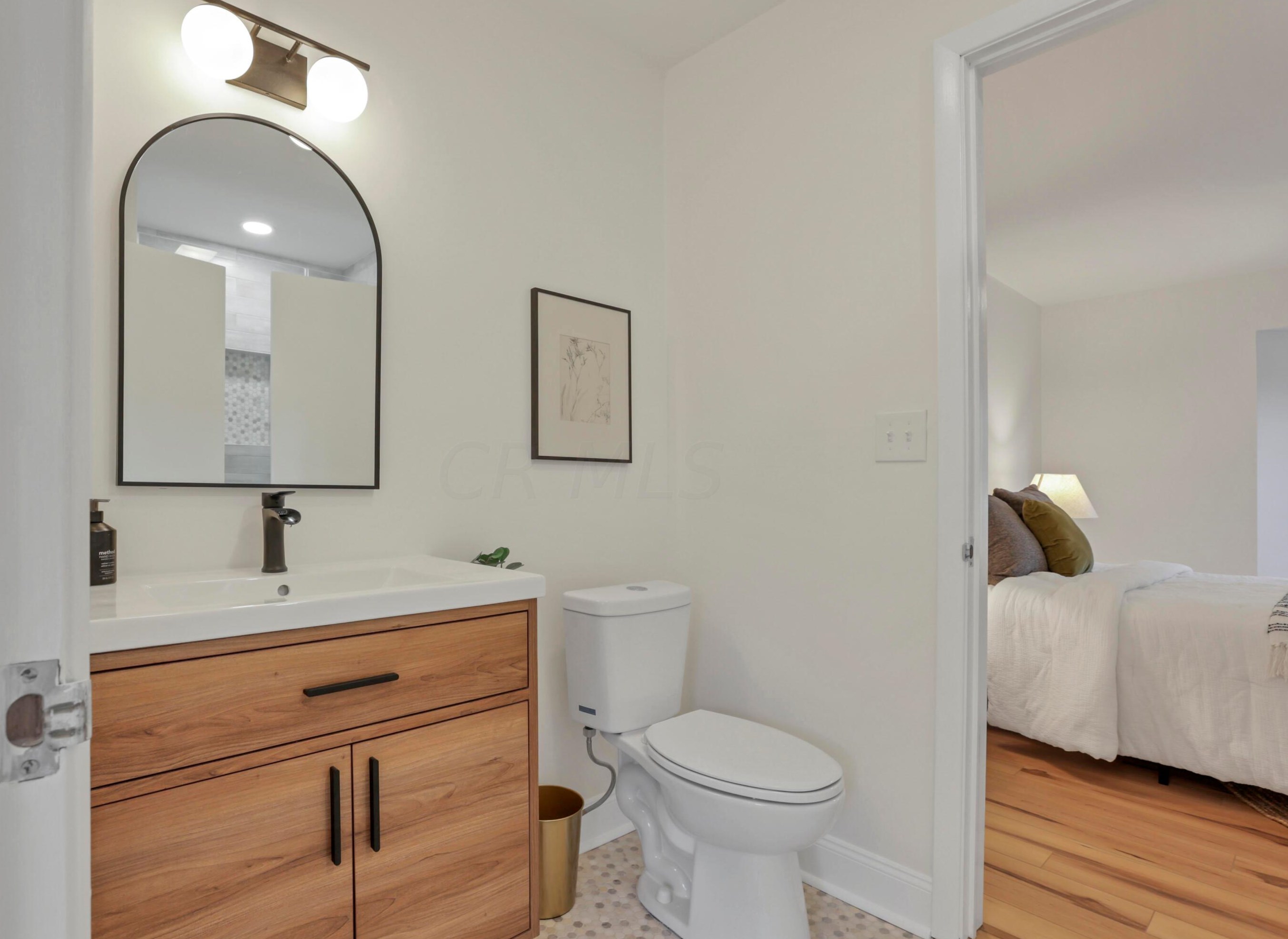 2275 Haverford Rd, Columbus OH  43220-4317 exterior