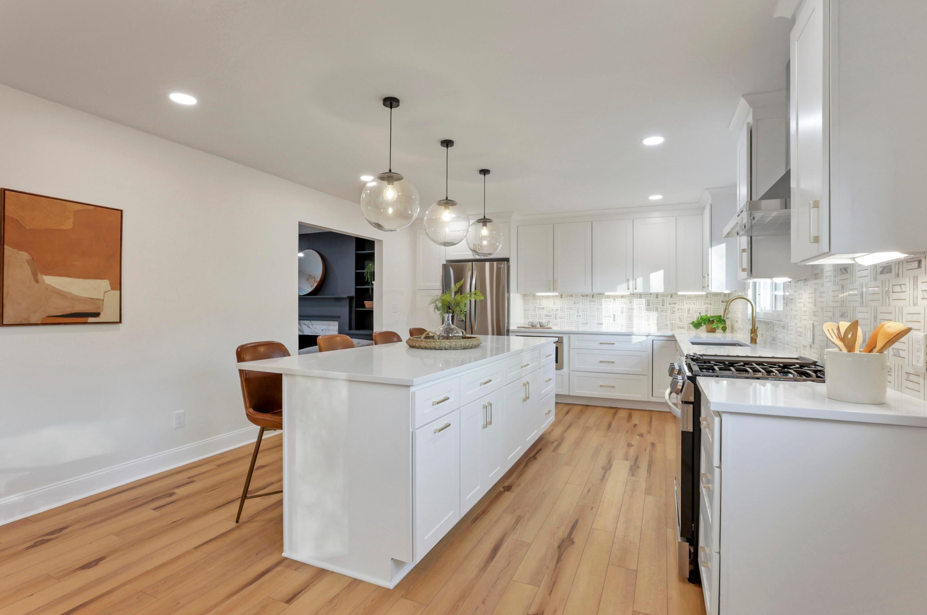 2275 Haverford Rd, Columbus OH  43220-4317 exterior